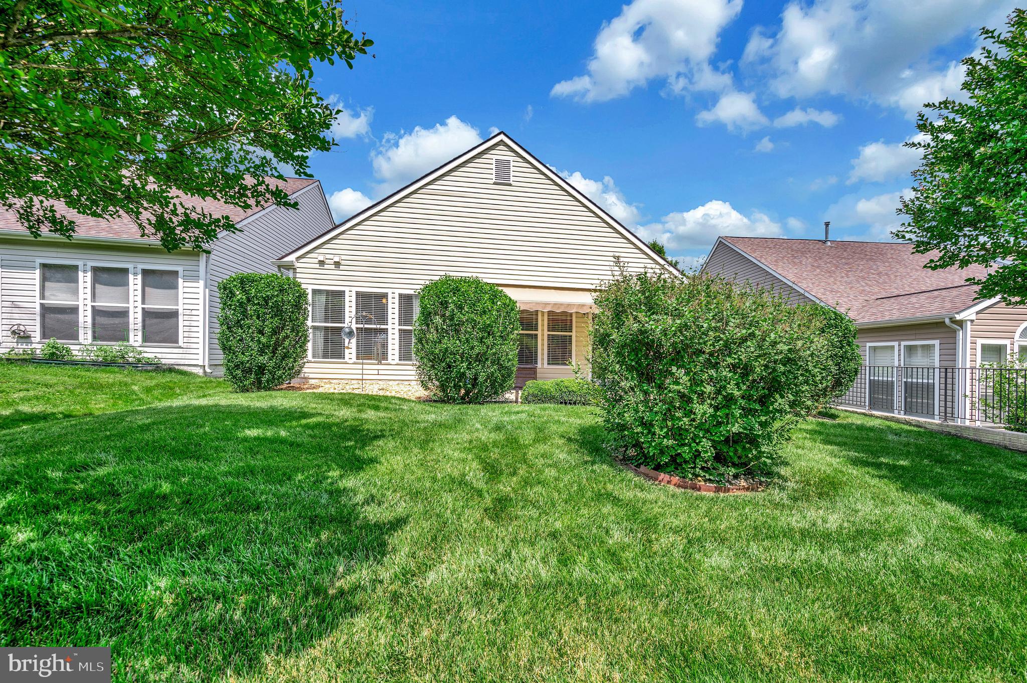 24 Smithfield Way
