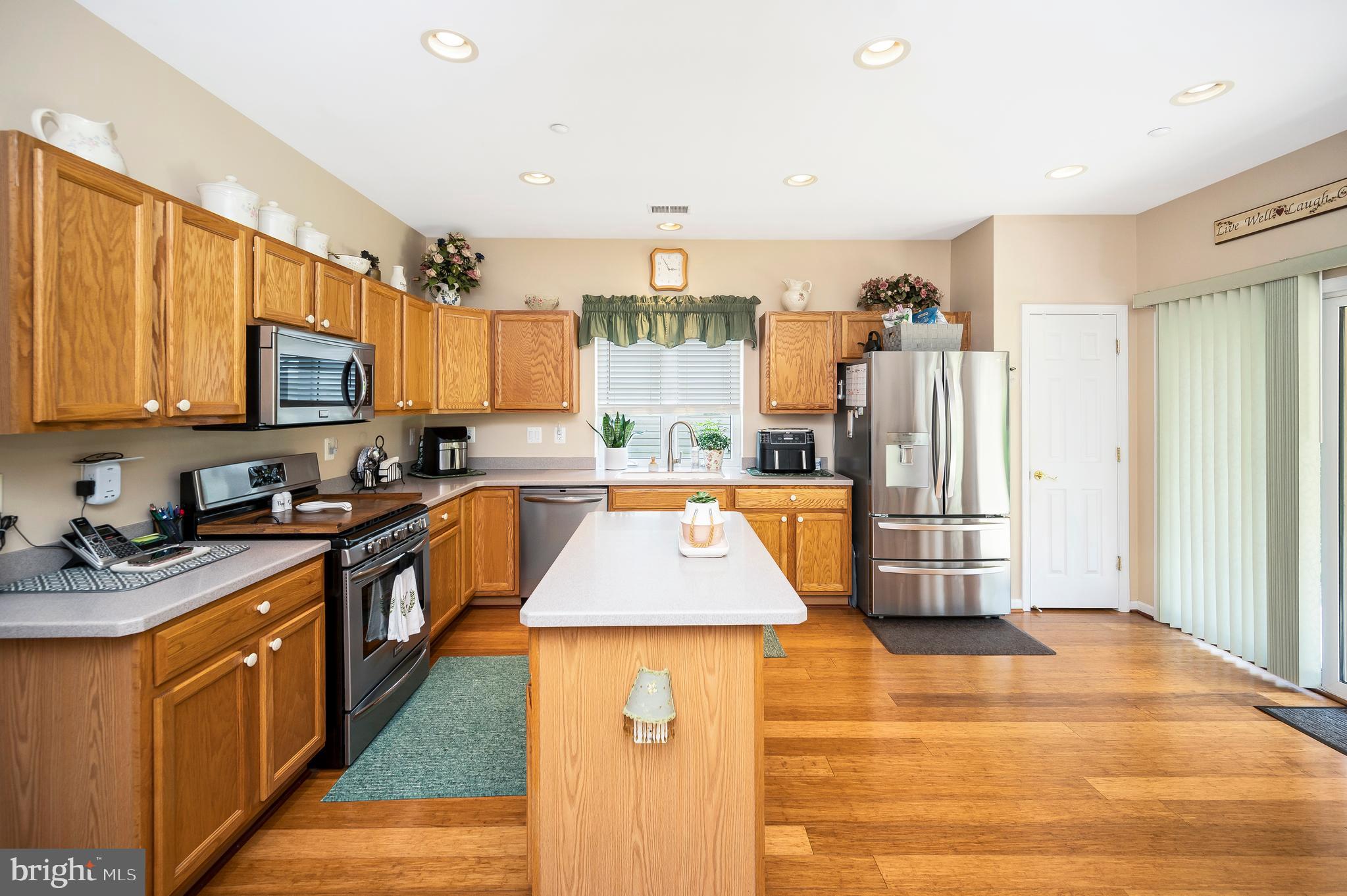 24 Smithfield Way