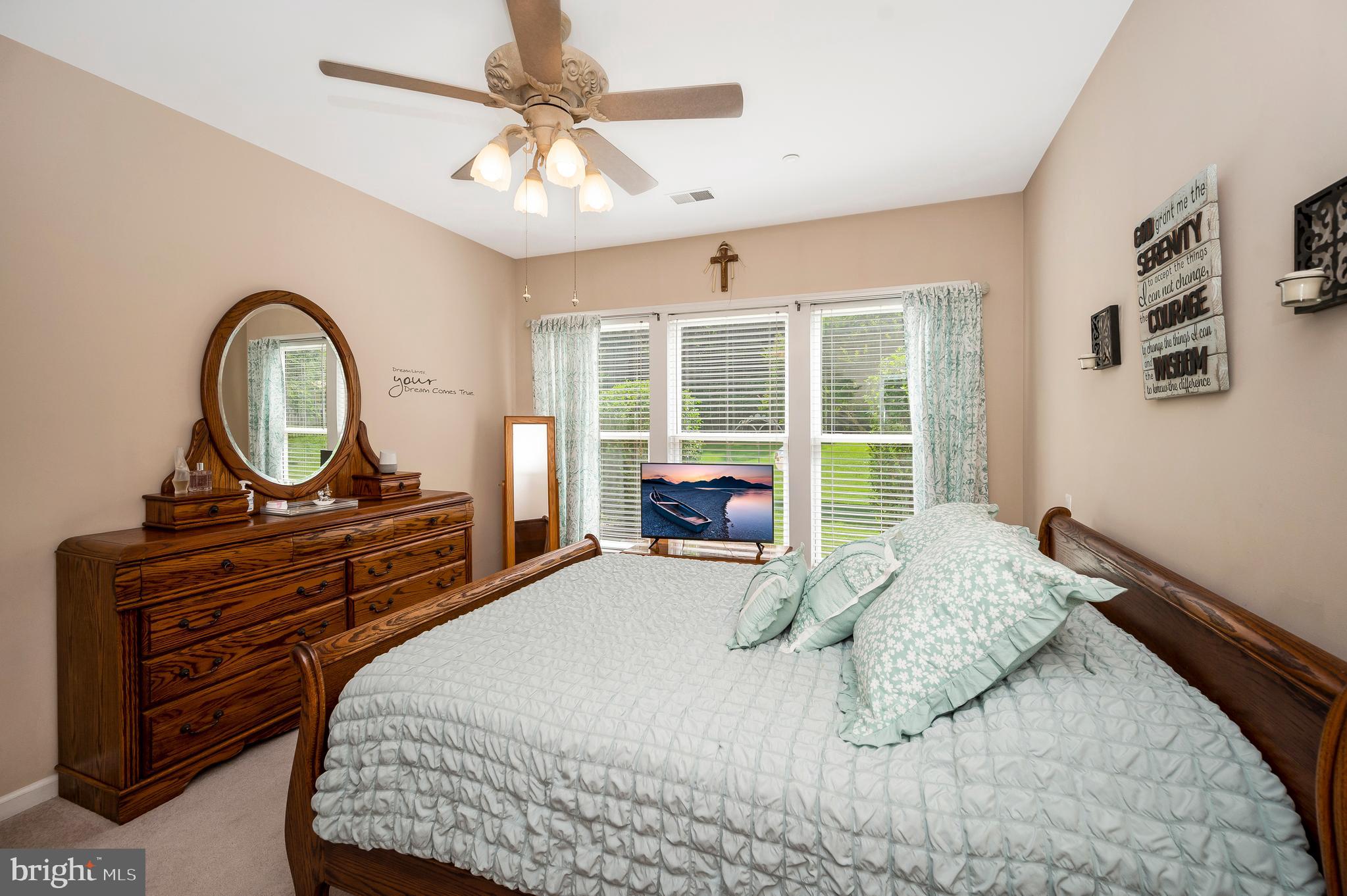 24 Smithfield Way