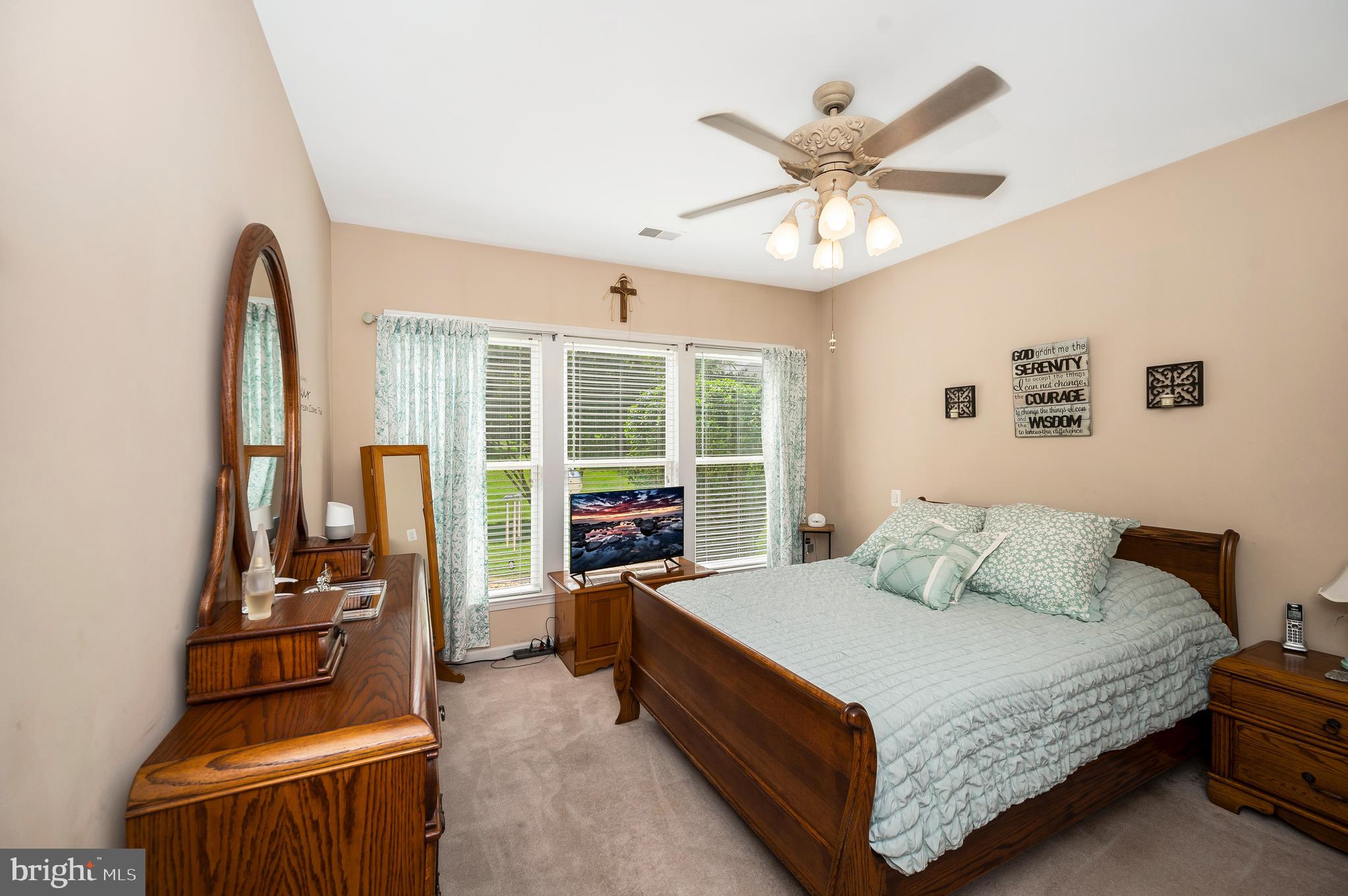 24 Smithfield Way