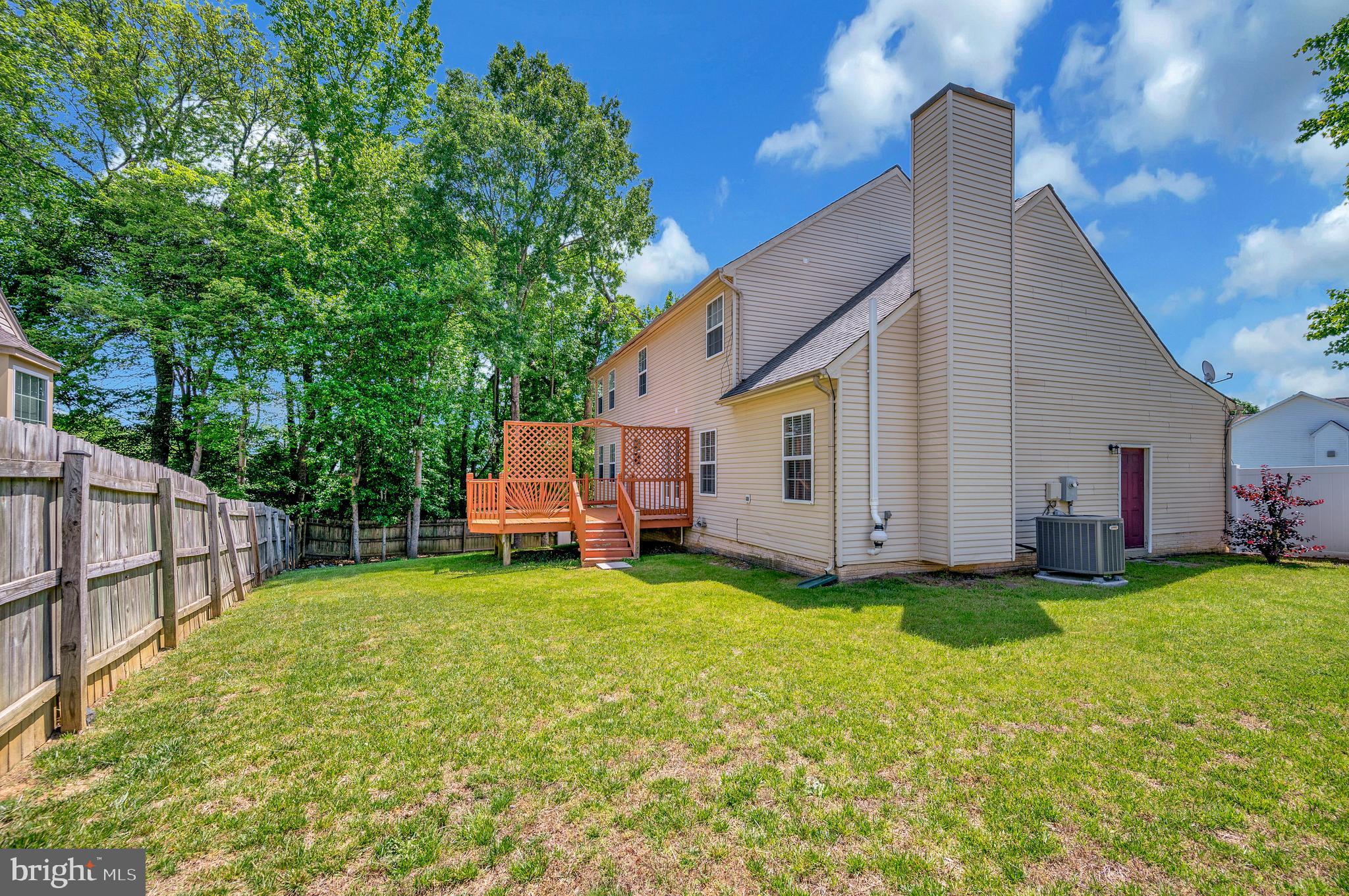 24 Cross Cut Ln