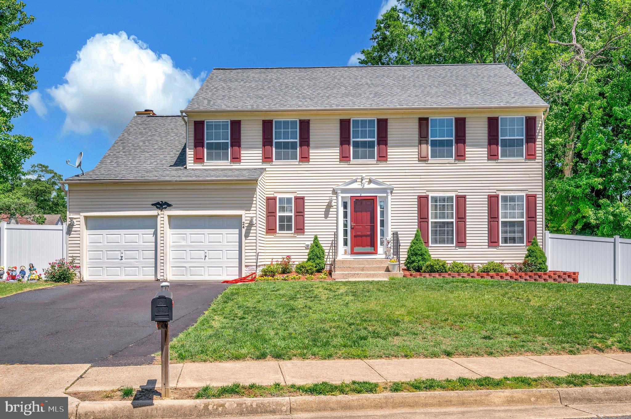 24 Cross Cut Ln