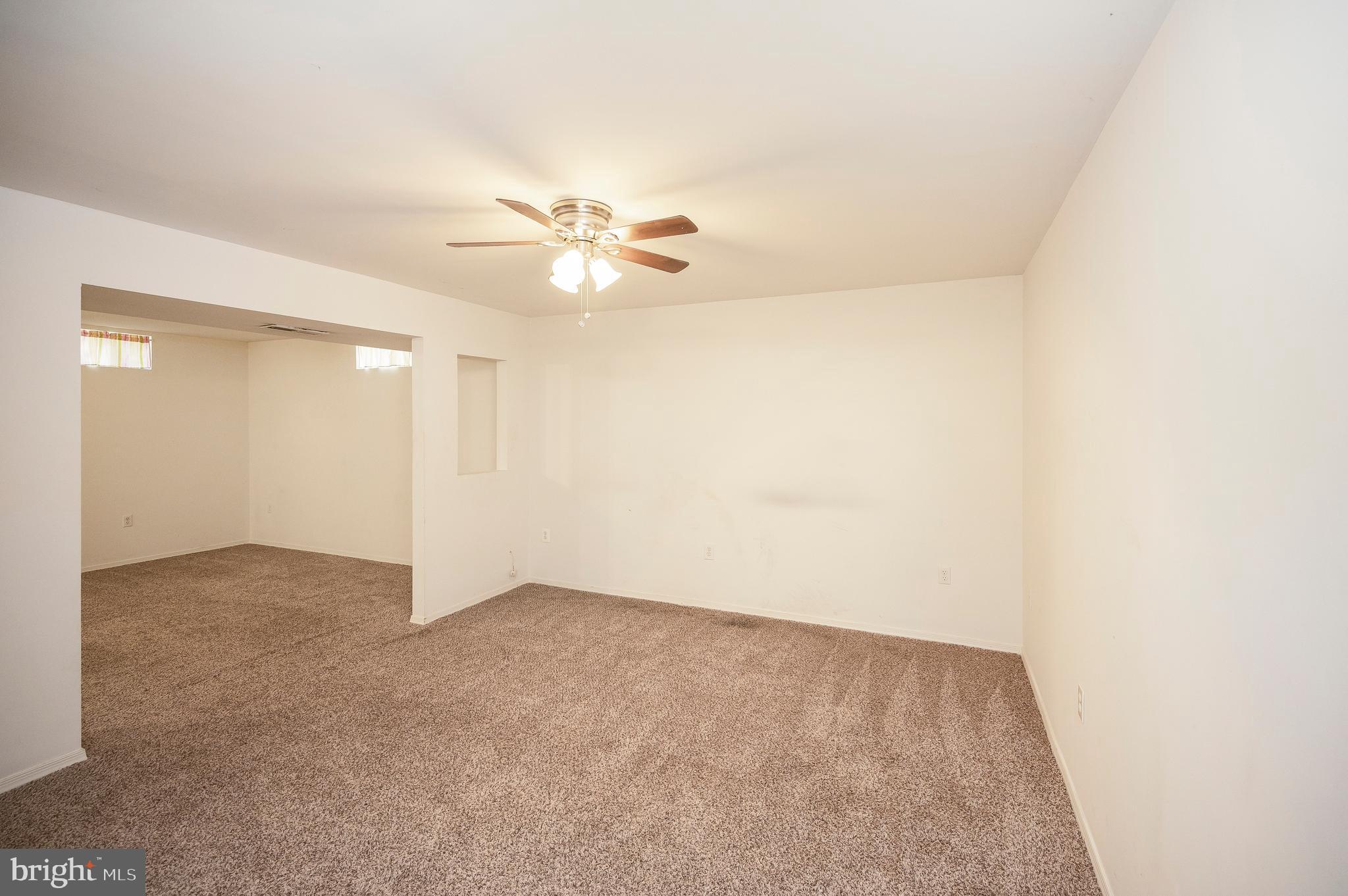 24 Cross Cut Ln