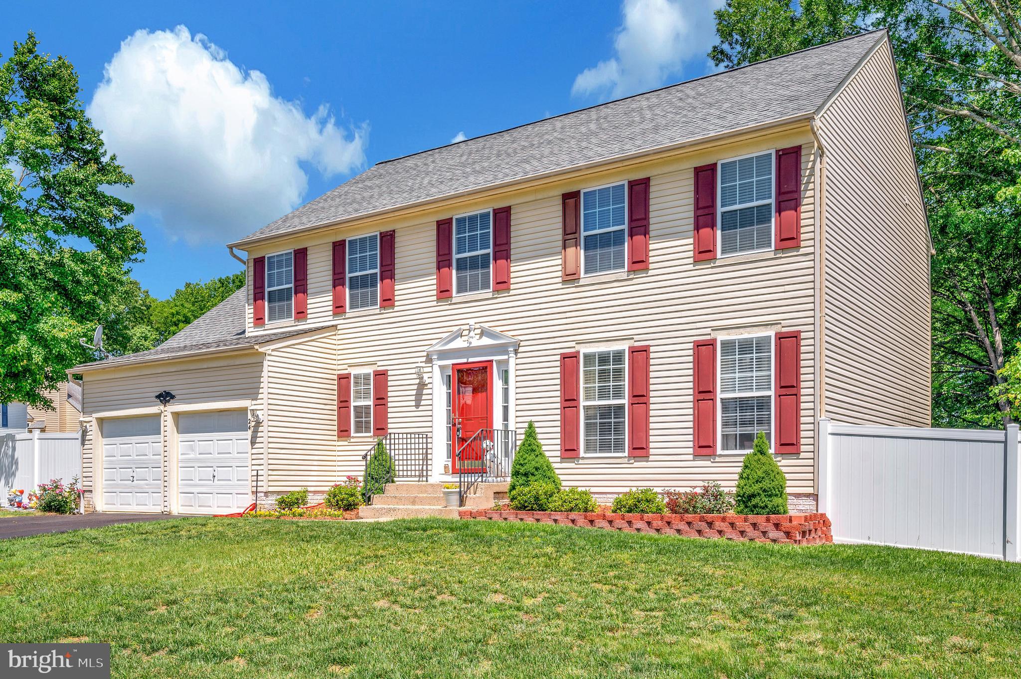 24 Cross Cut Ln