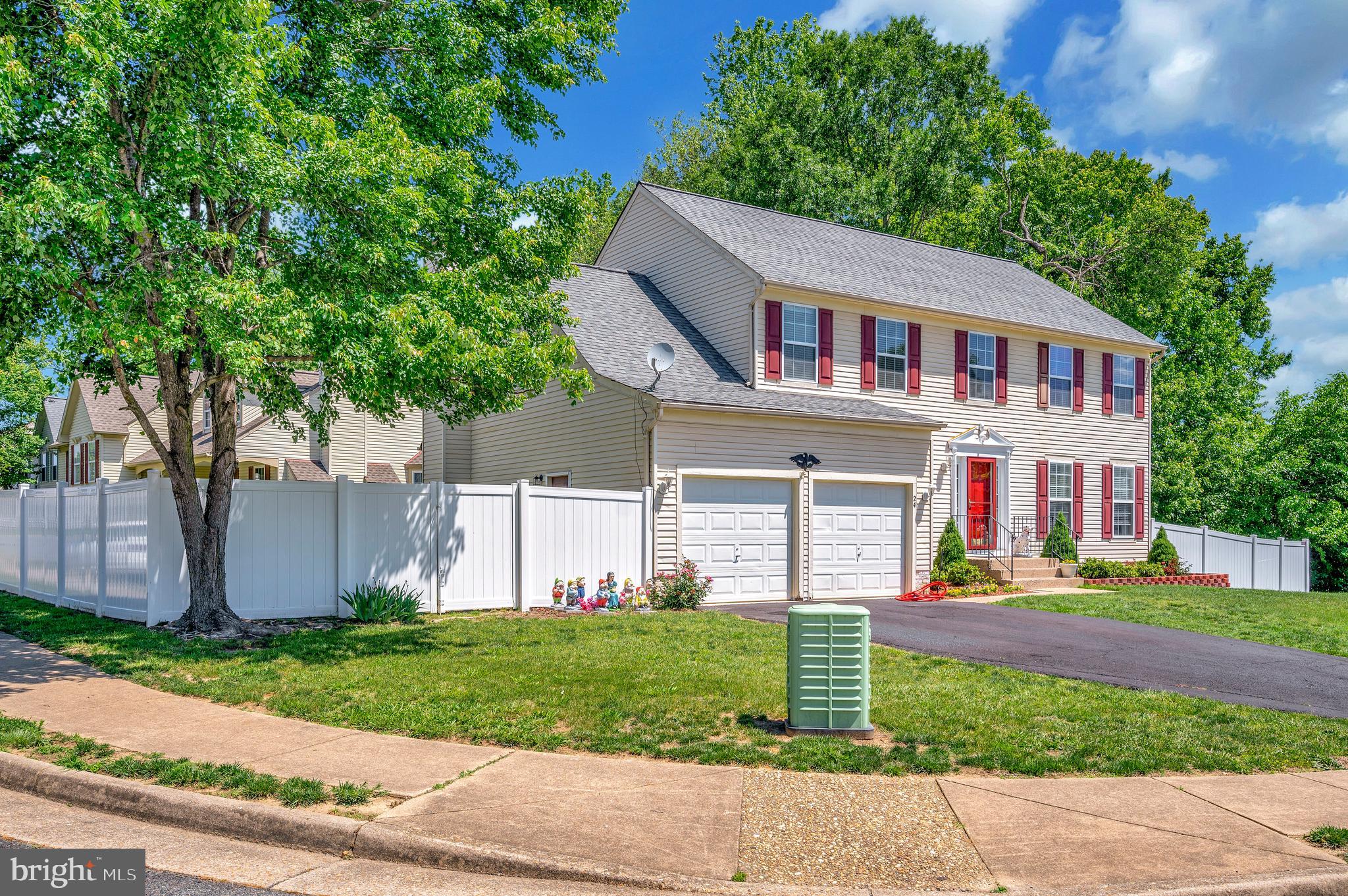 24 Cross Cut Ln