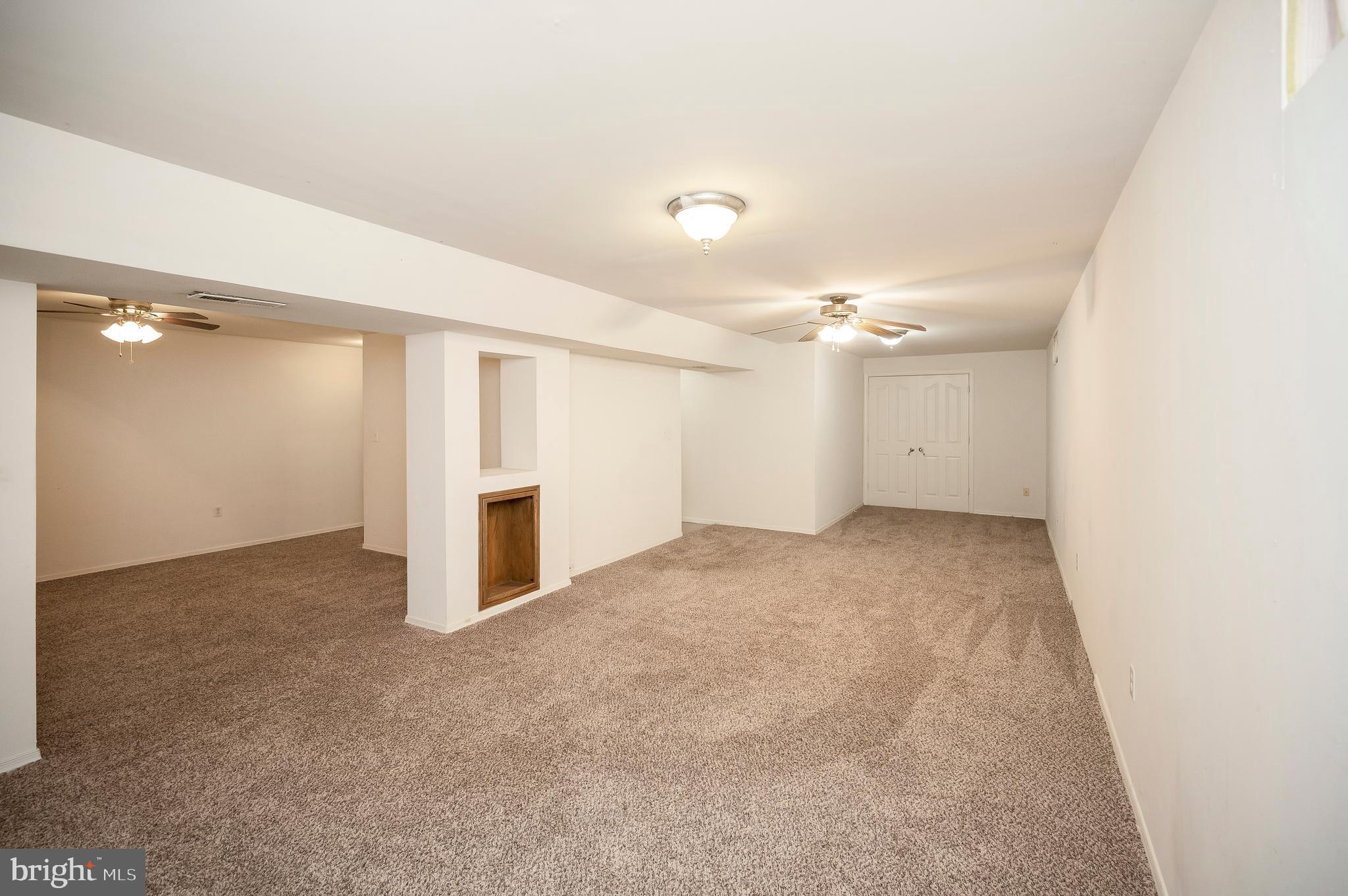 24 Cross Cut Ln
