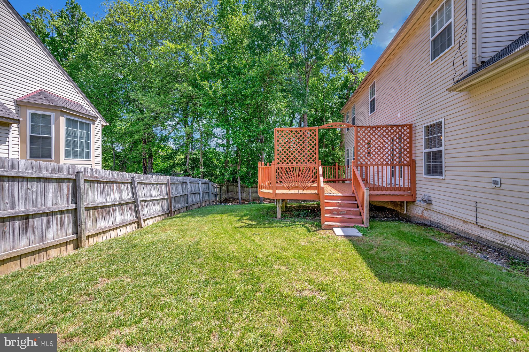 24 Cross Cut Ln