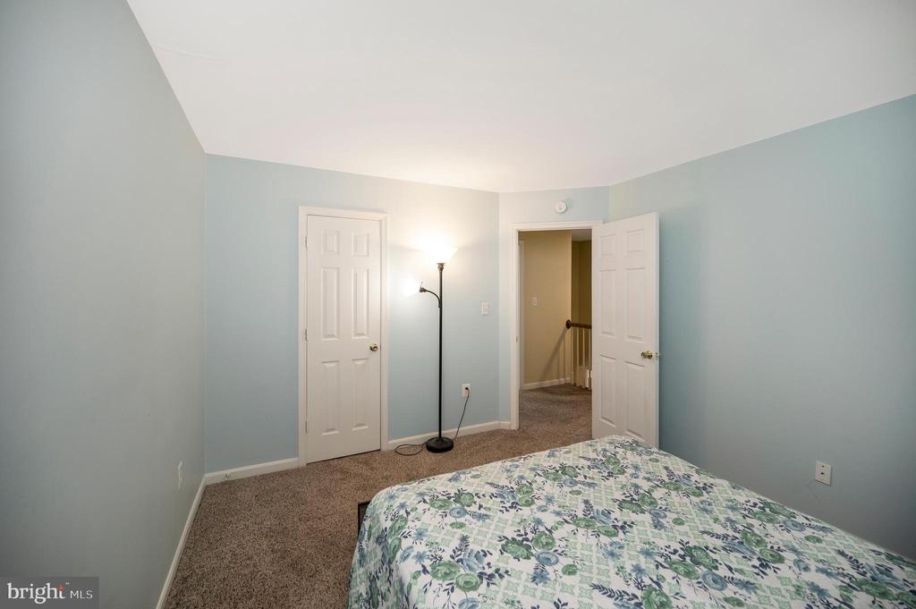 24 Cross Cut Ln