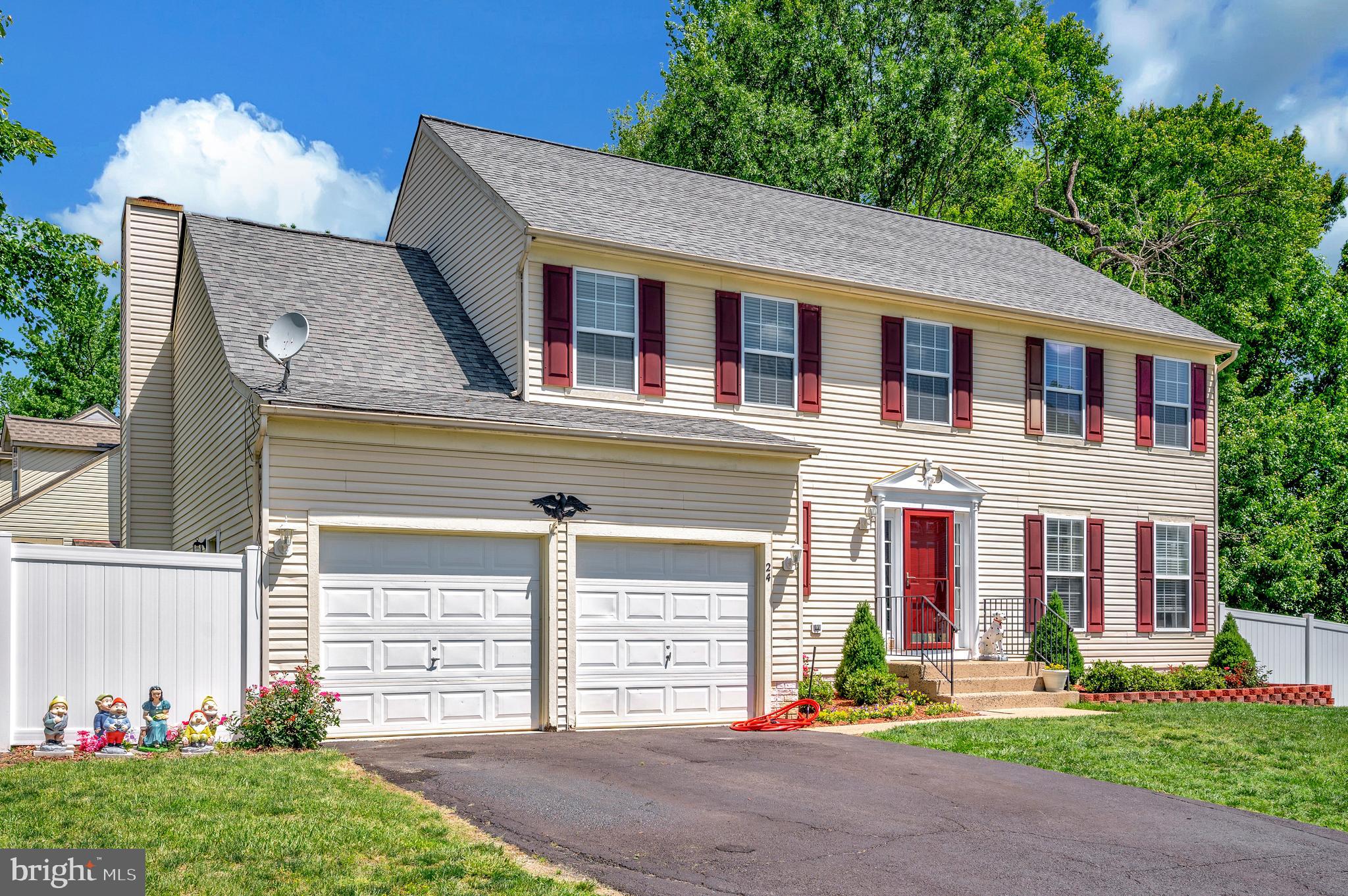 24 Cross Cut Ln