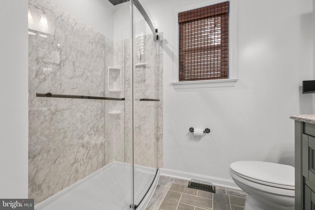 32 Cherry Laurel Dr