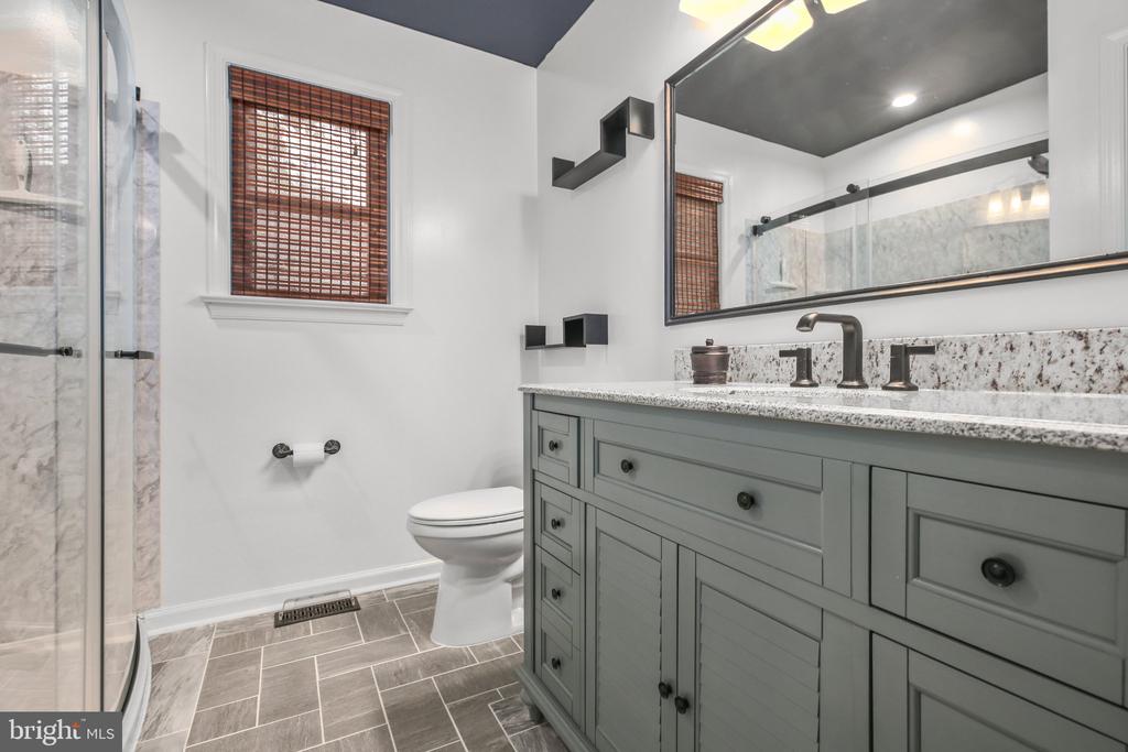 32 Cherry Laurel Dr
