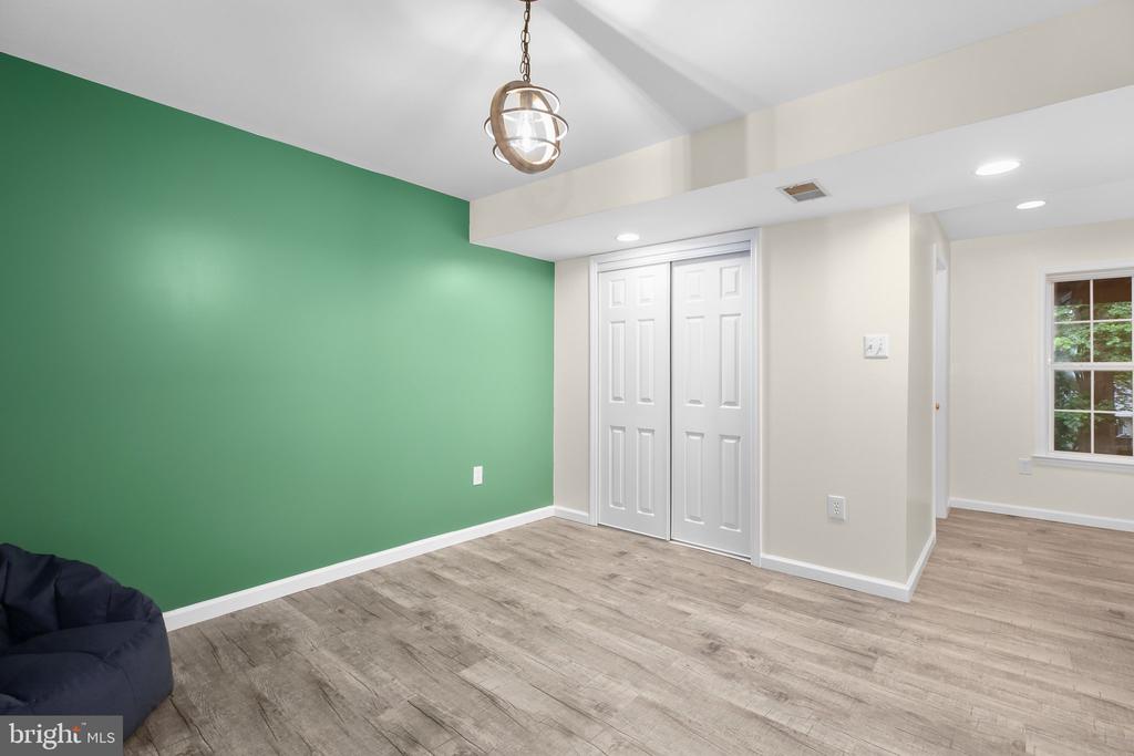 32 Cherry Laurel Dr