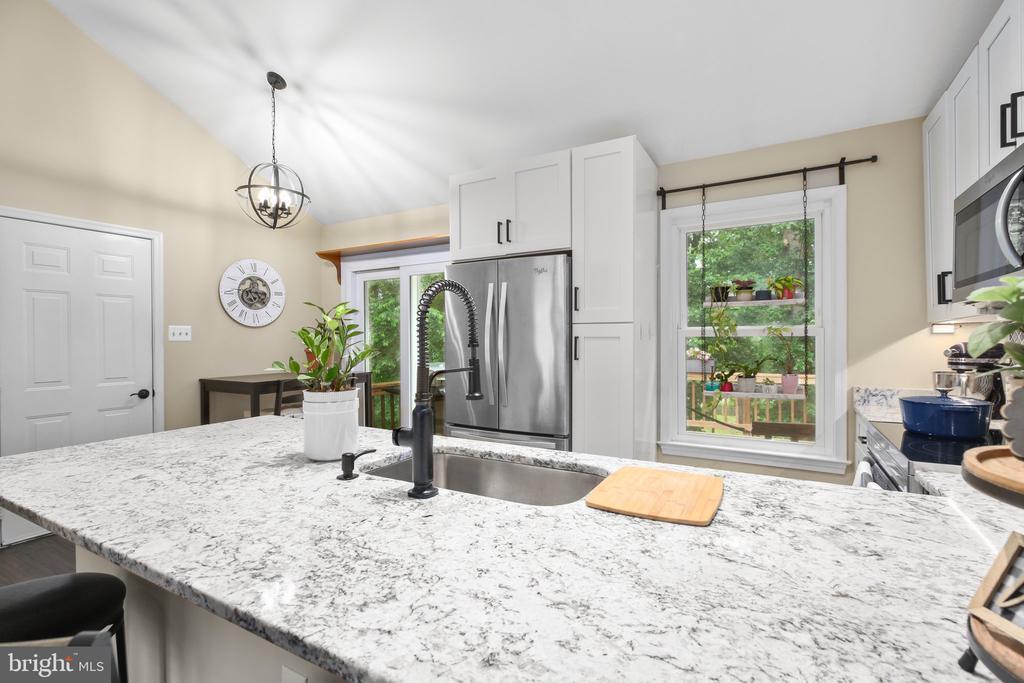 32 Cherry Laurel Dr