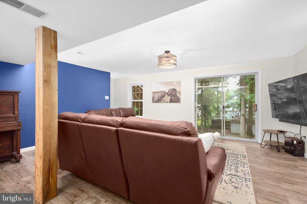 32 Cherry Laurel Dr