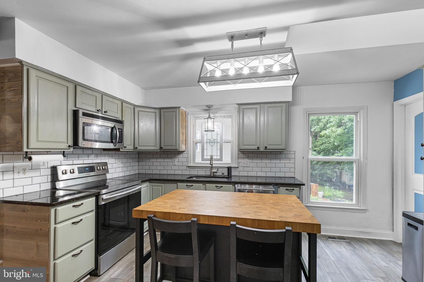 187 Tanglewood Ln