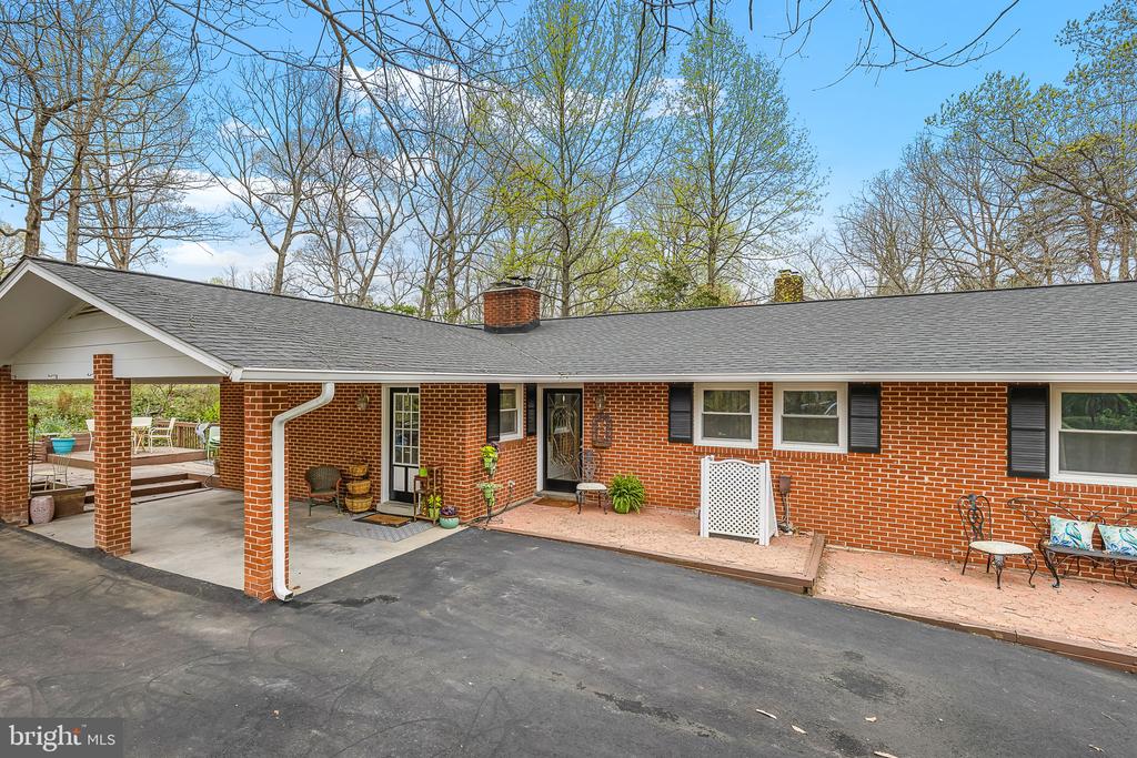 1008 Harbour Dr