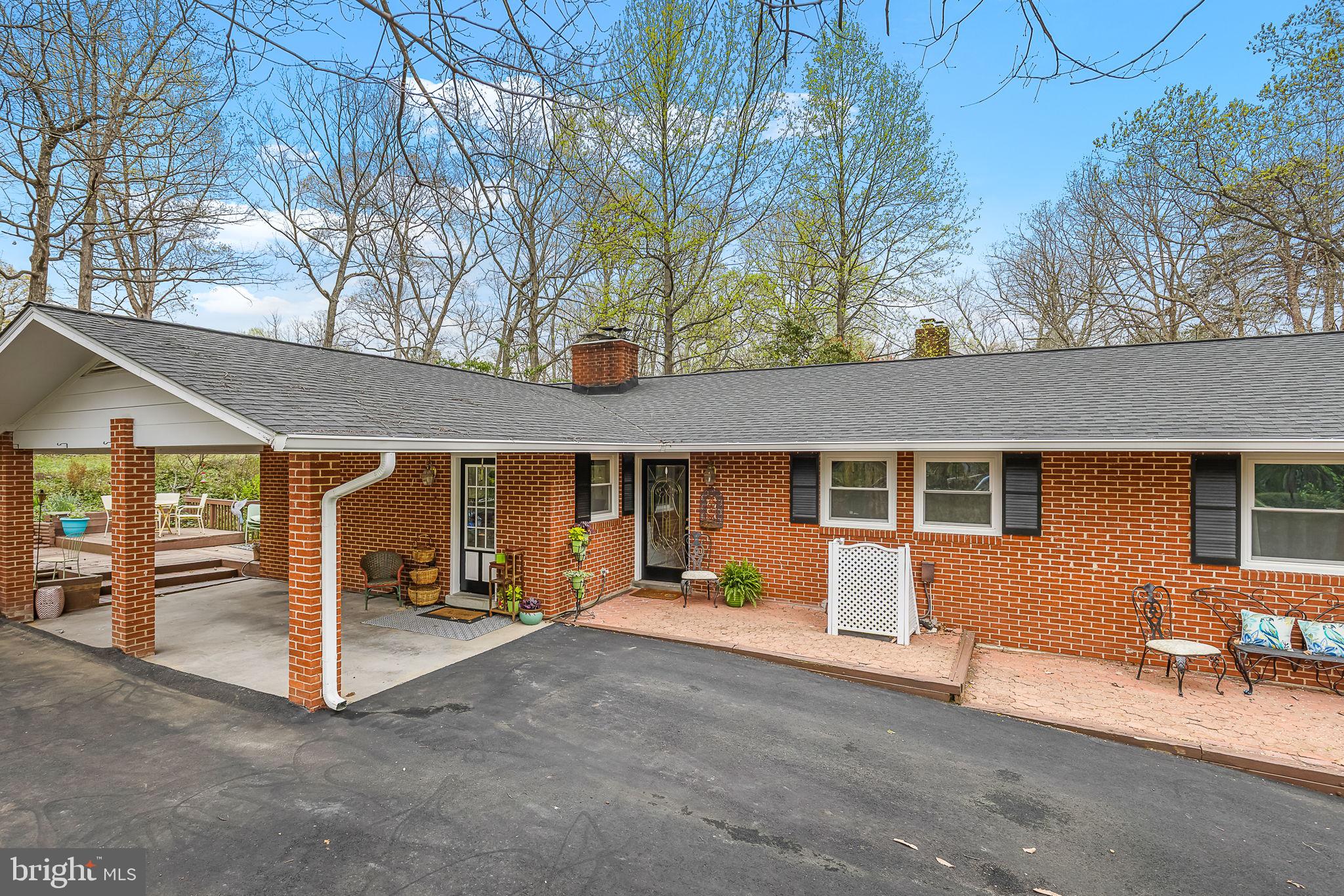 1008 Harbour Dr