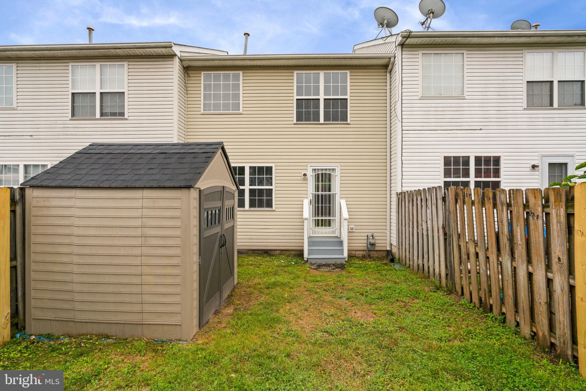 302 Independence Dr
