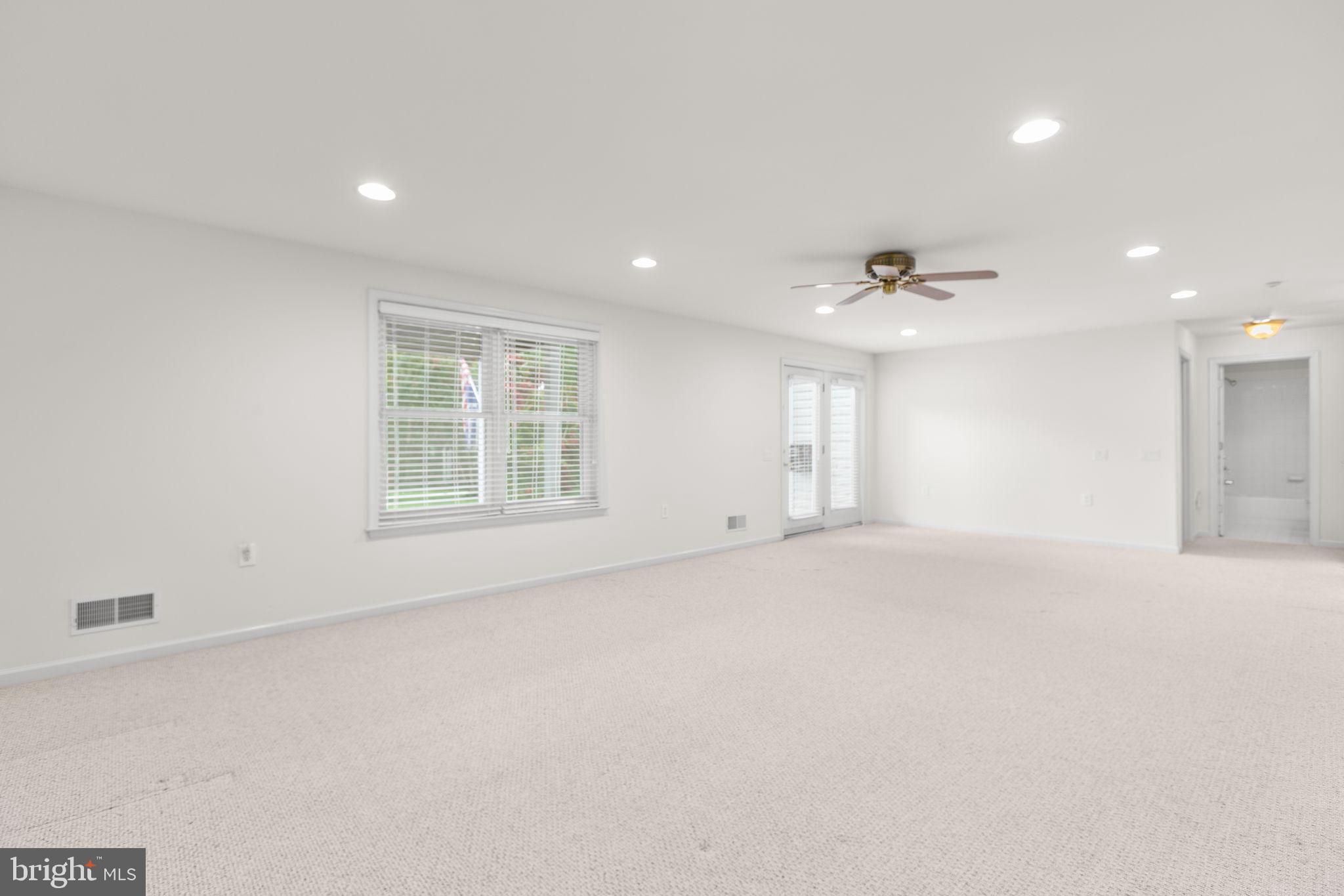 7 Covington Dr