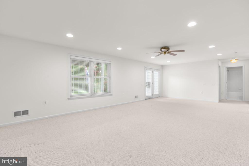 7 Covington Dr