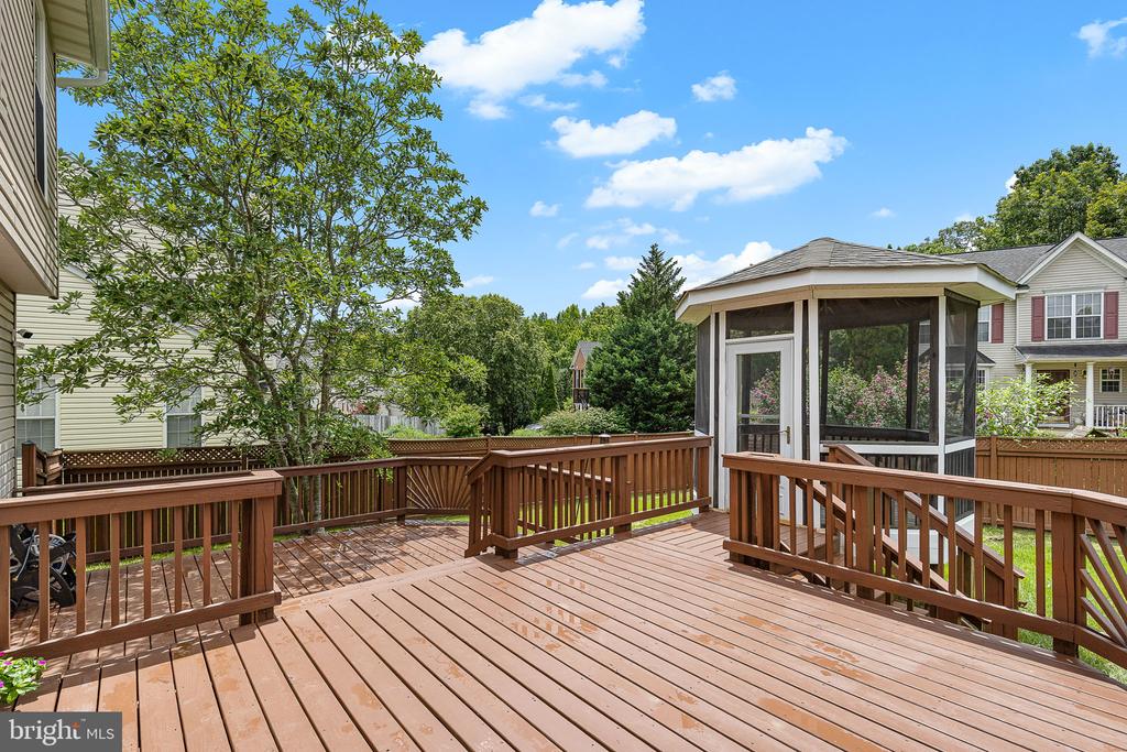 8 Westchester Ct