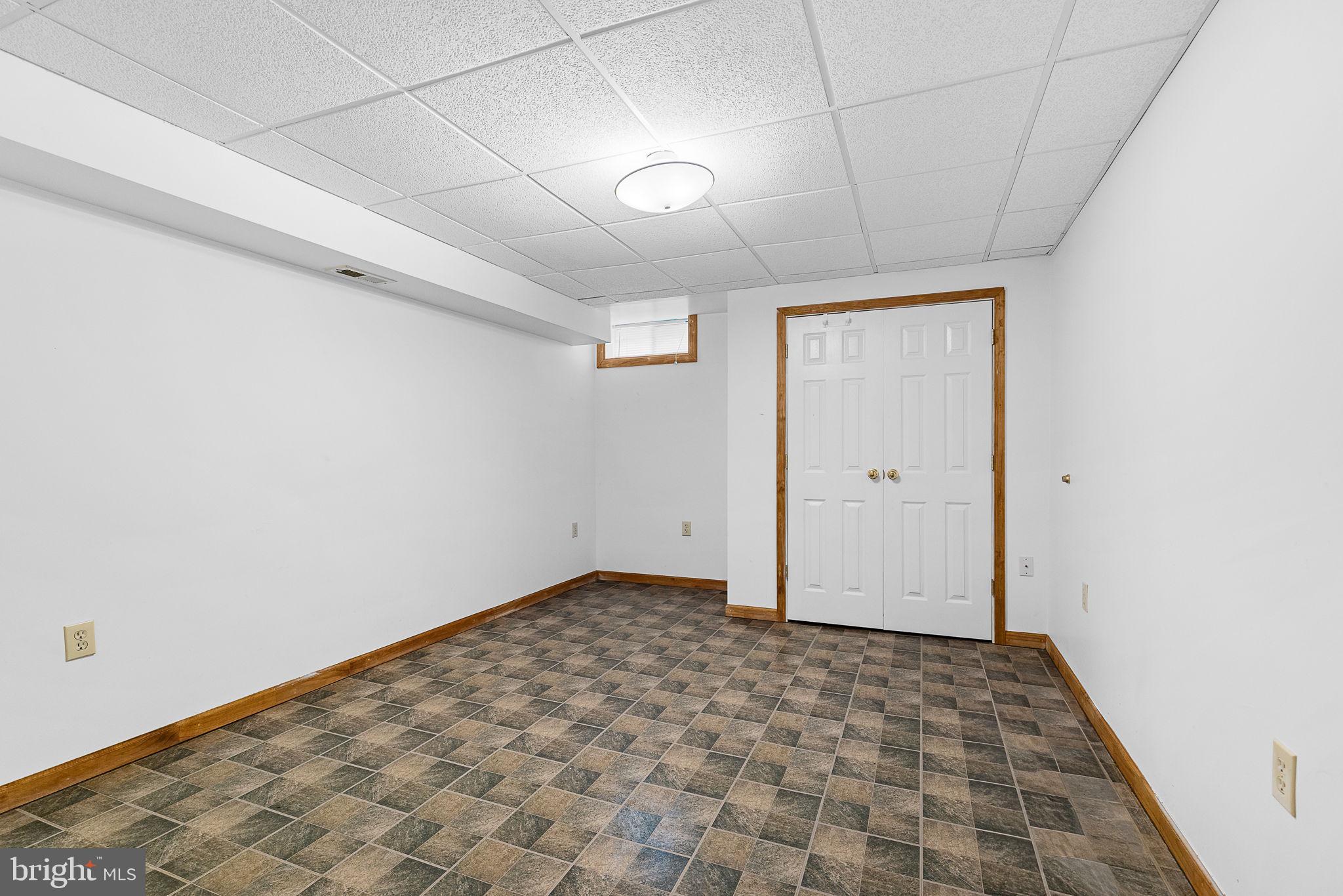 8 Westchester Ct