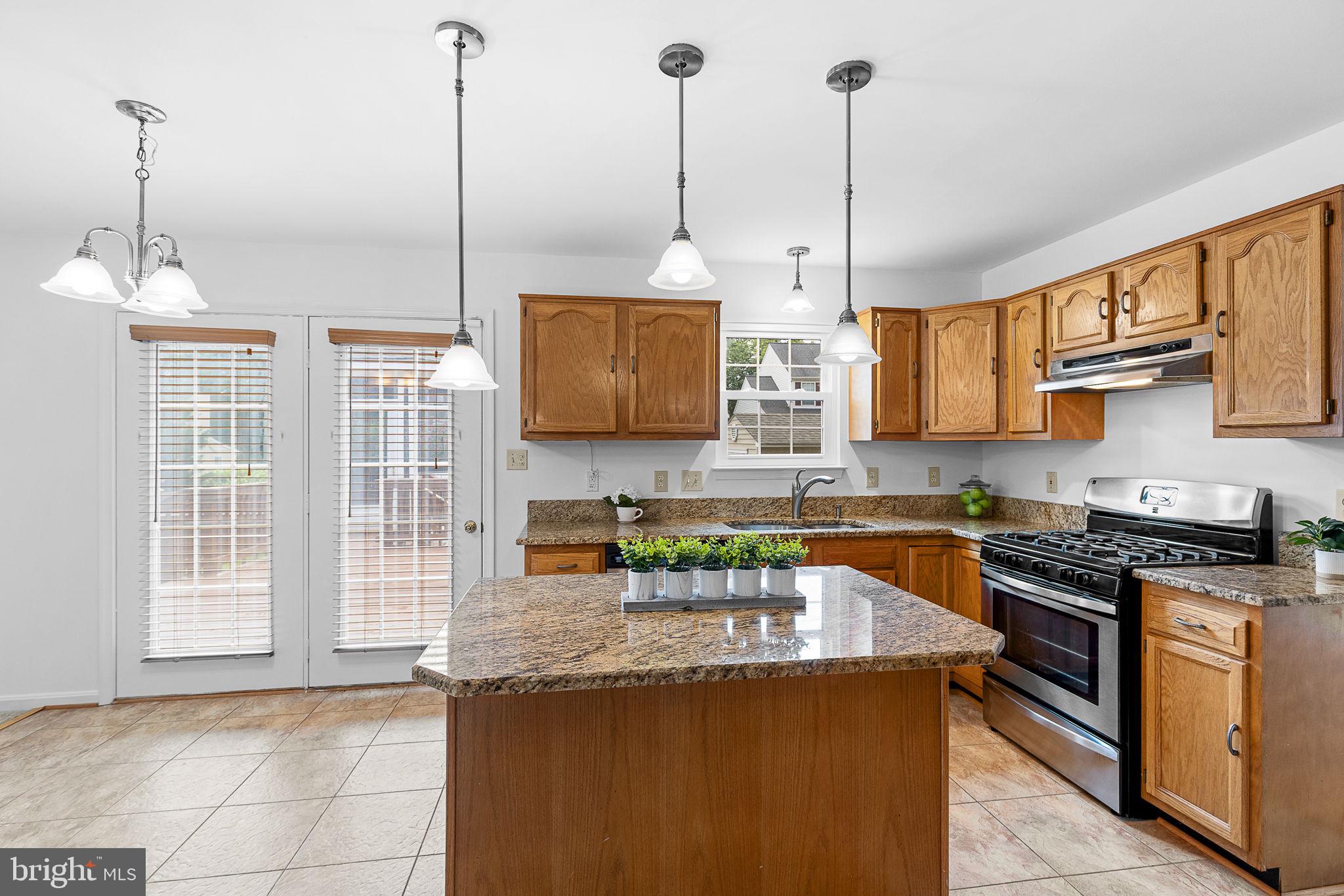 8 Westchester Ct