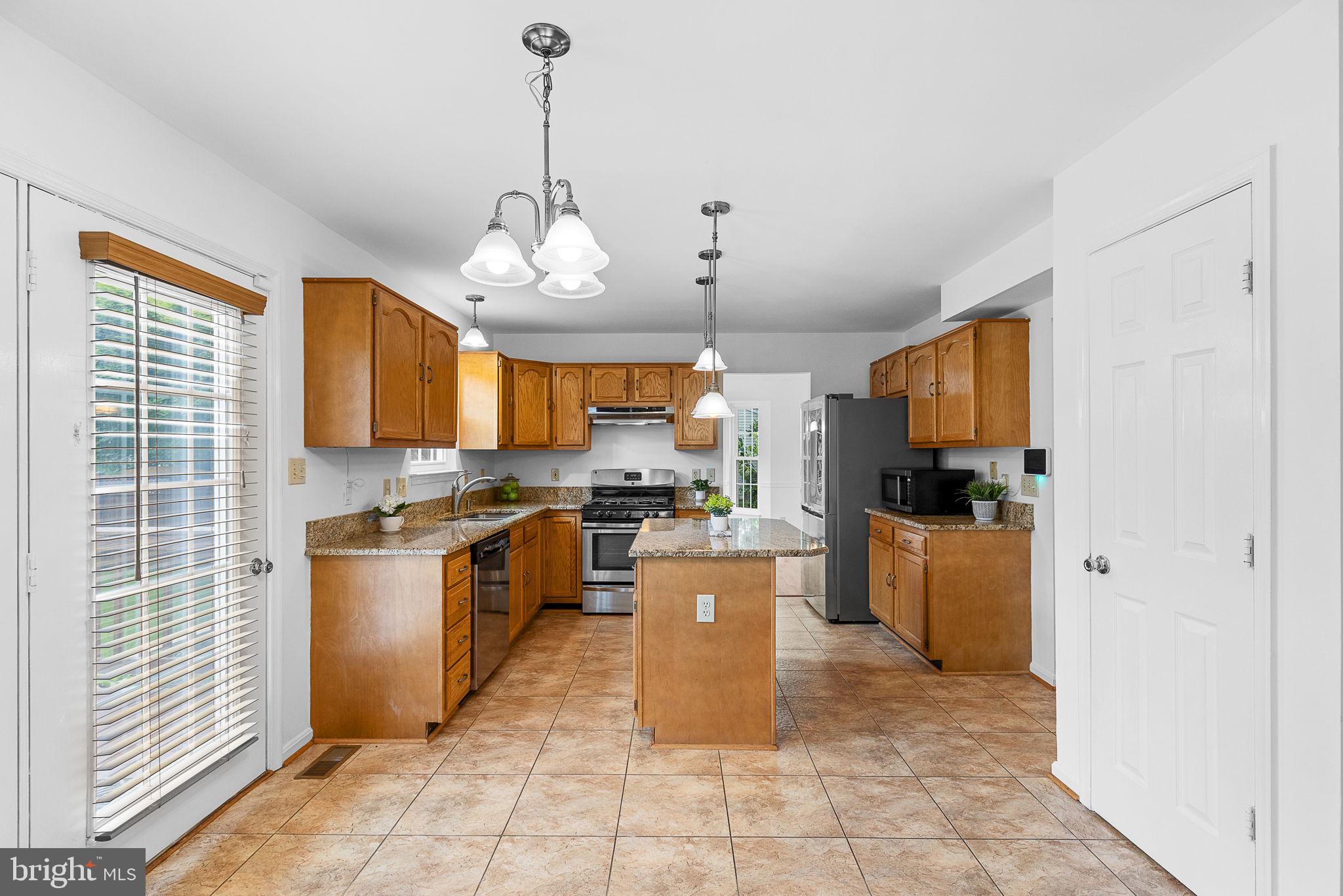 8 Westchester Ct