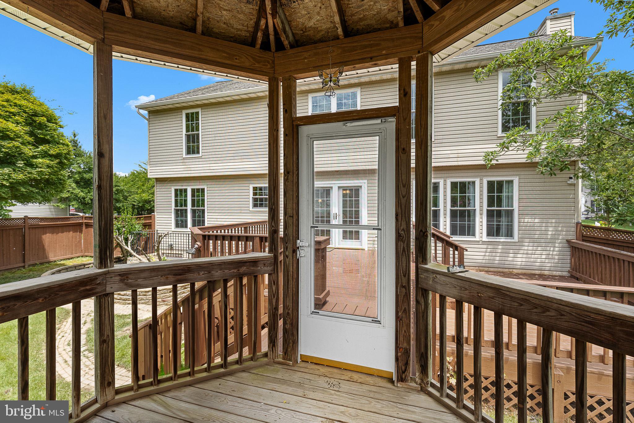 8 Westchester Ct