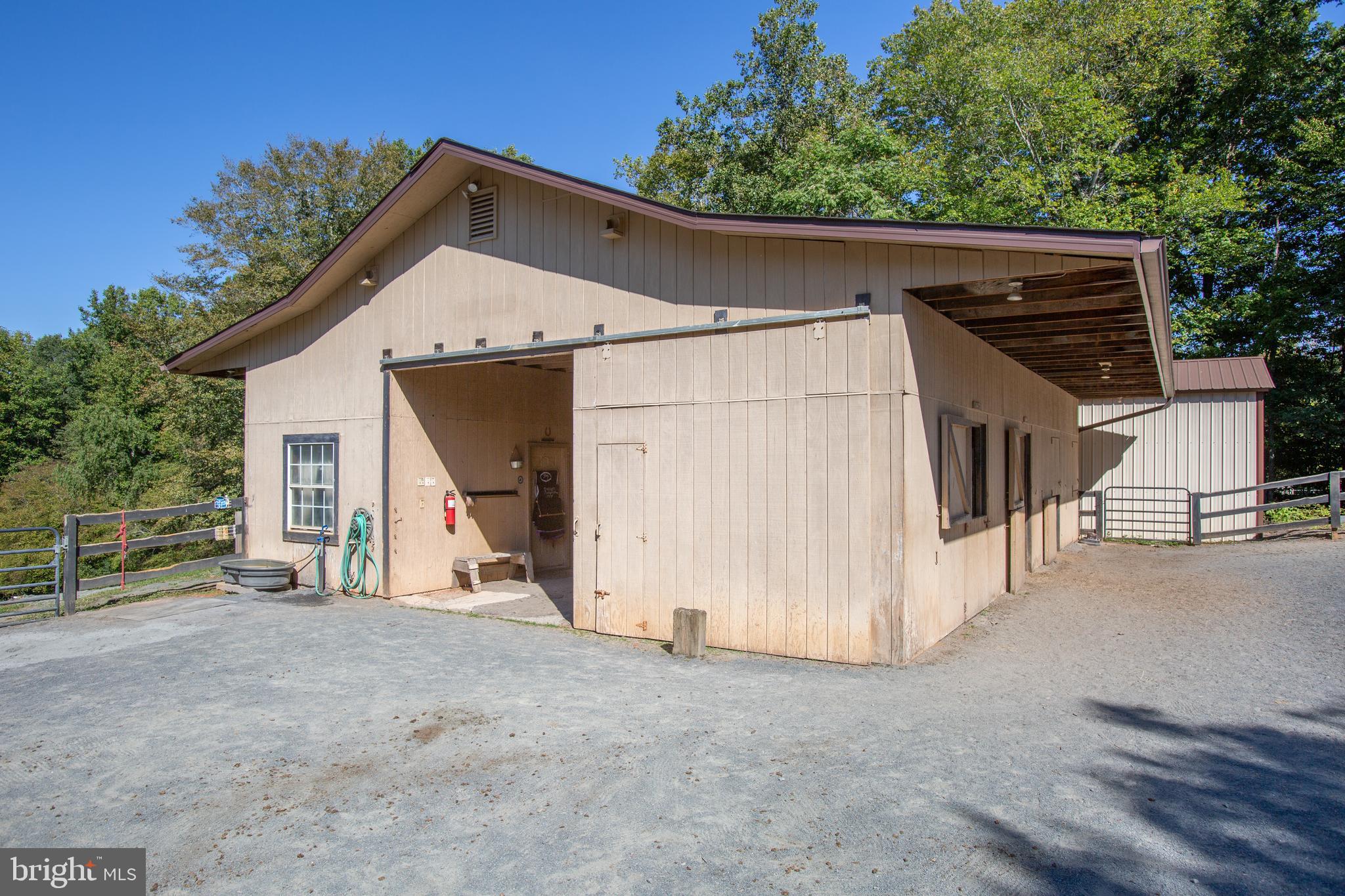 1000 QUEEN ANNE DRIVE