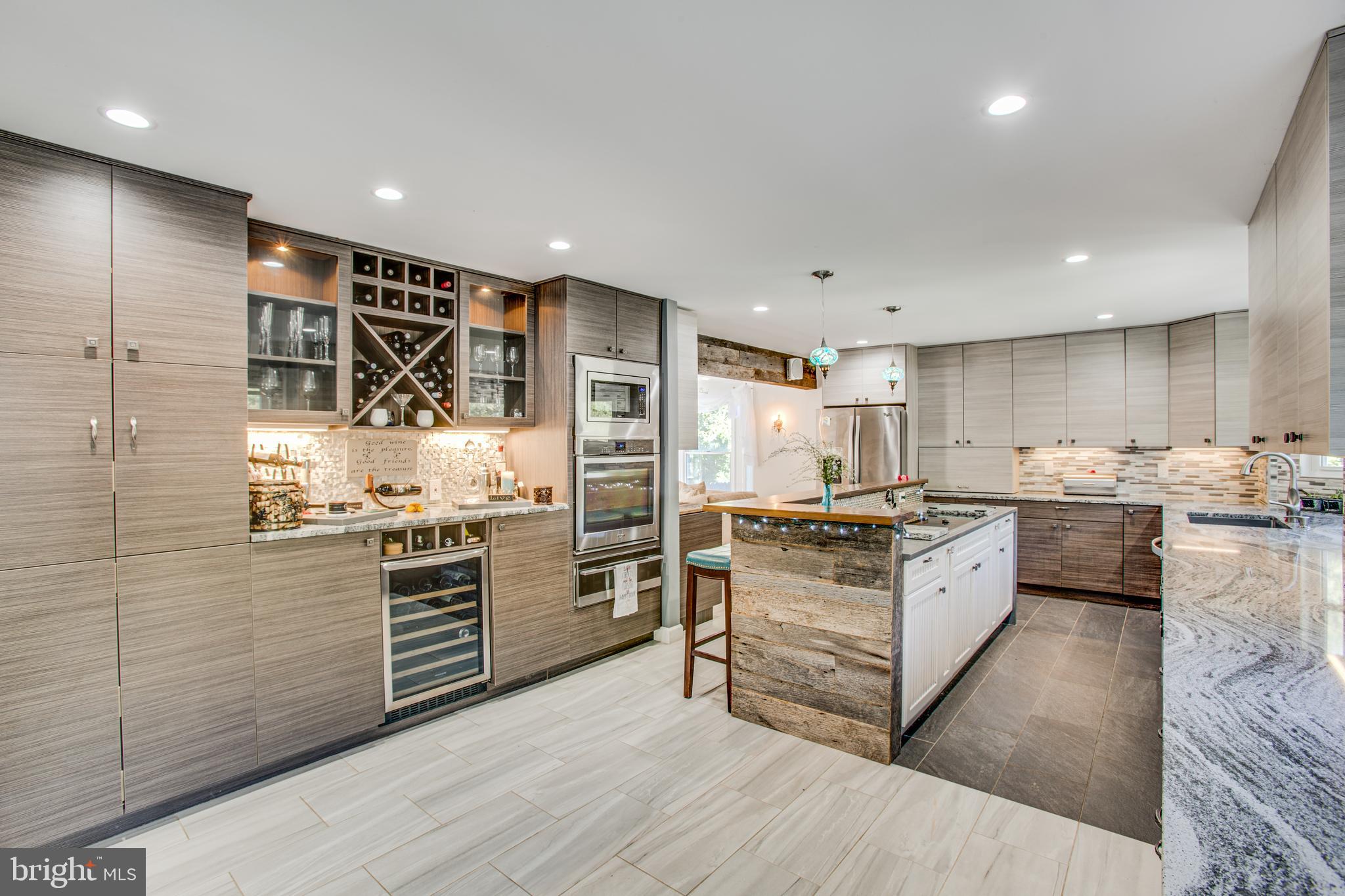 1000 QUEEN ANNE DRIVE