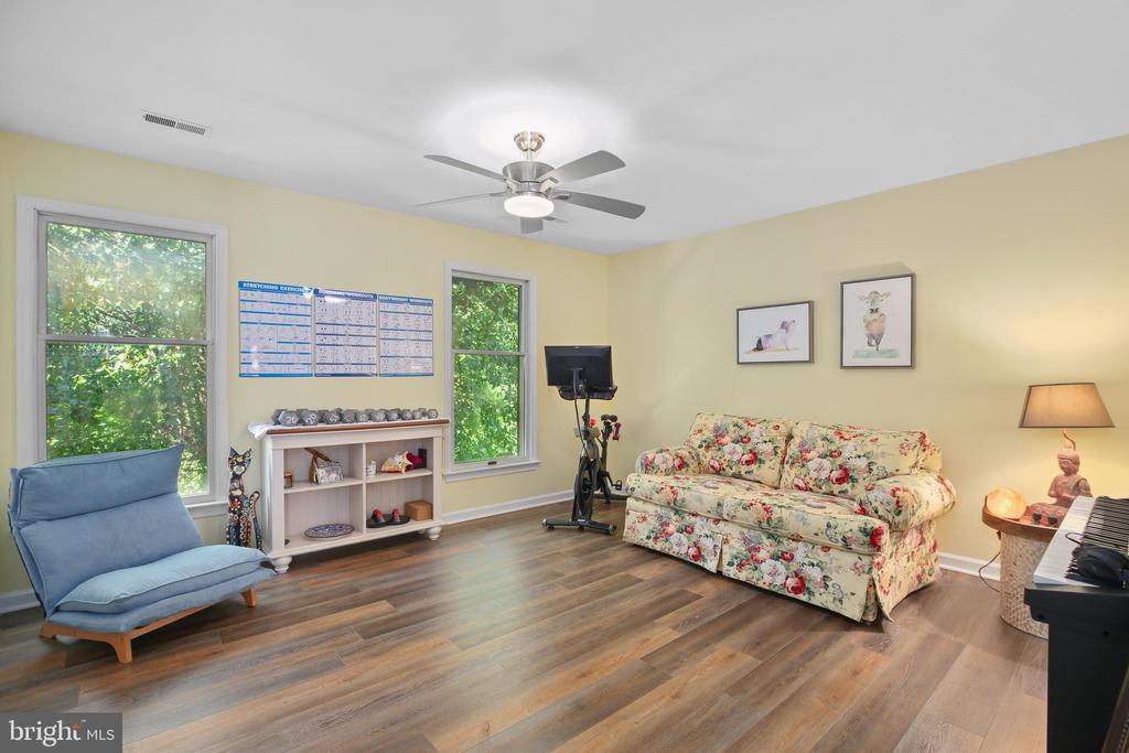 1000 QUEEN ANNE DRIVE