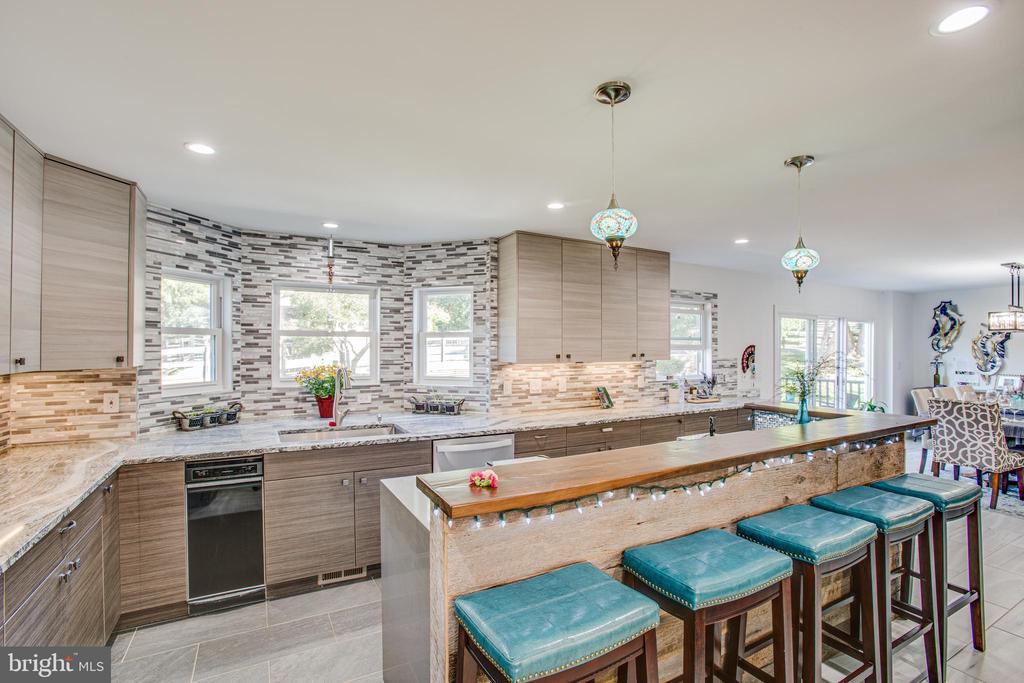 1000 QUEEN ANNE DRIVE