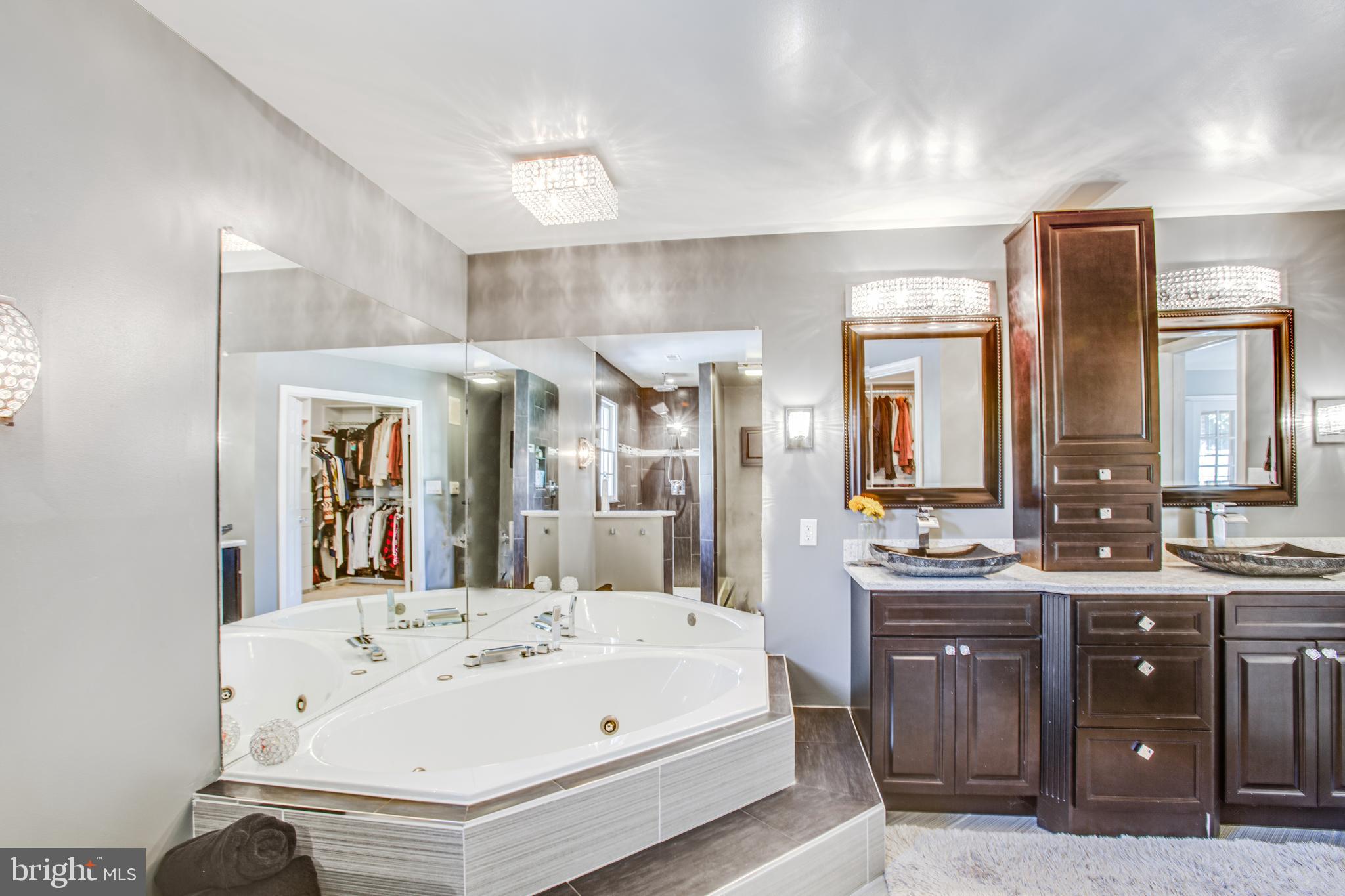 1000 QUEEN ANNE DRIVE