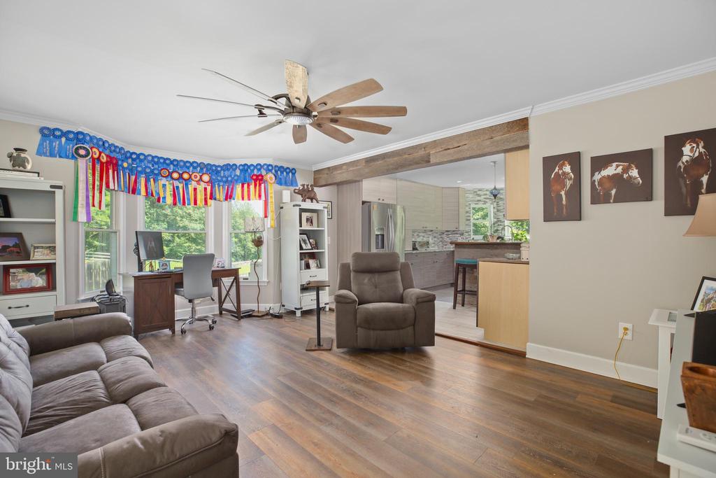 1000 QUEEN ANNE DRIVE
