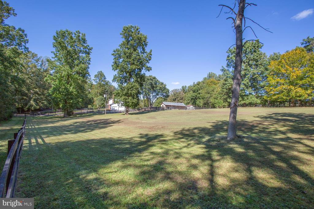 1000 QUEEN ANNE DRIVE
