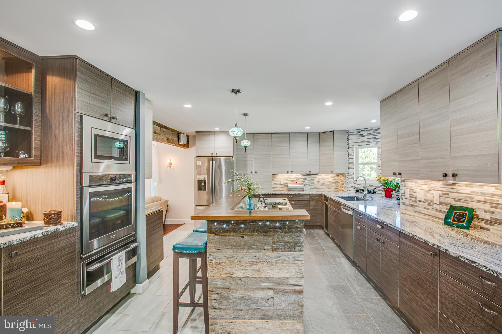 1000 QUEEN ANNE DRIVE