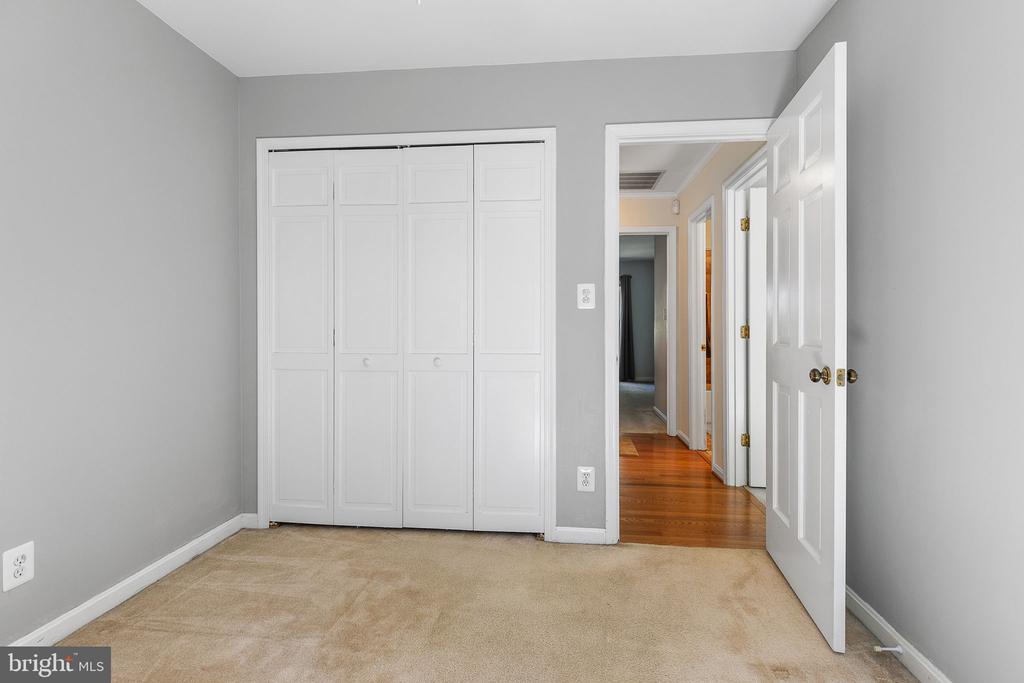 208 Greenspring Dr
