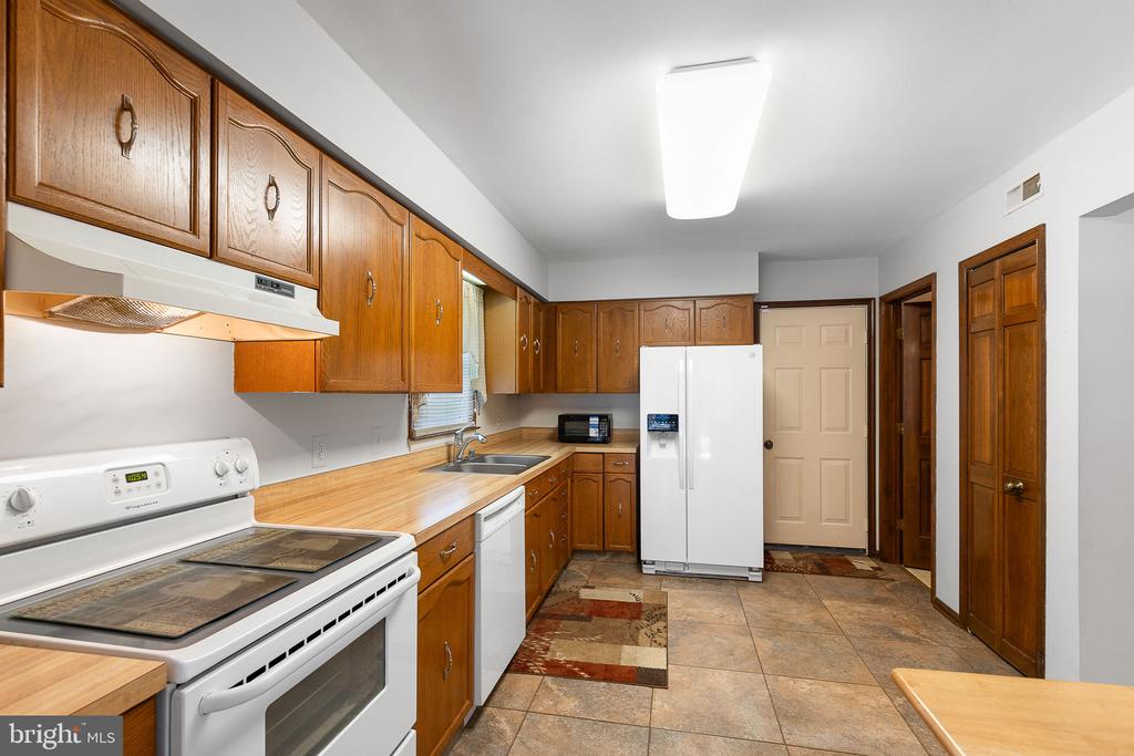 208 Greenspring Dr
