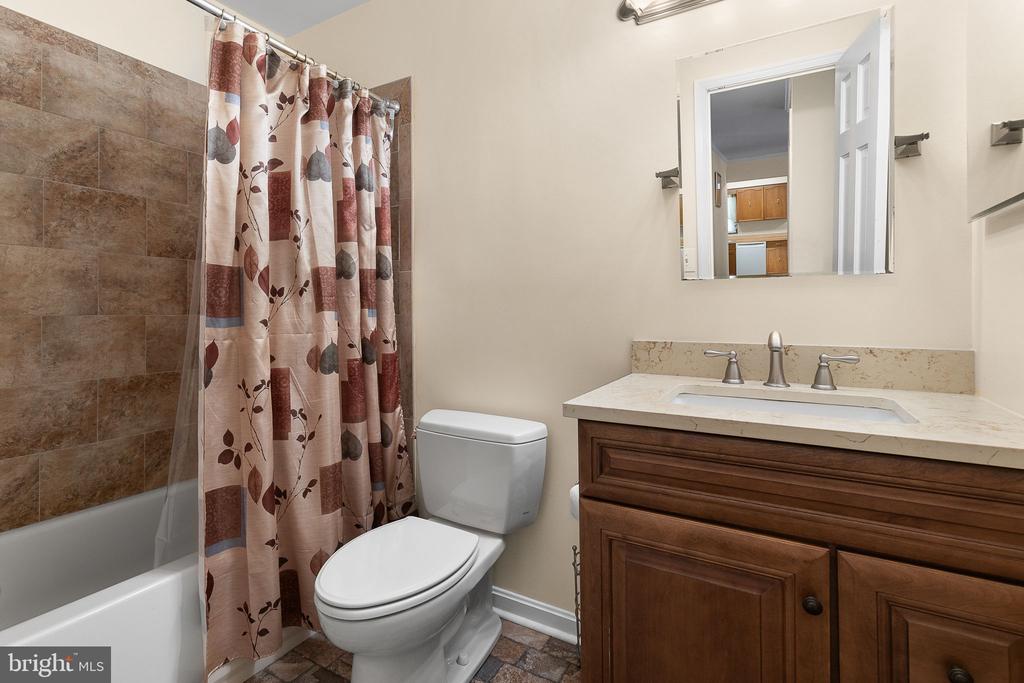 208 Greenspring Dr