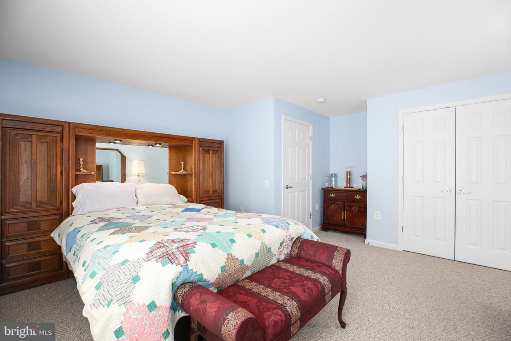 6 Sugargrove Dr