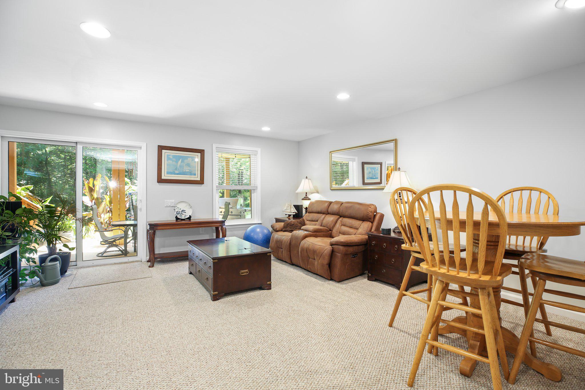 6 Sugargrove Dr