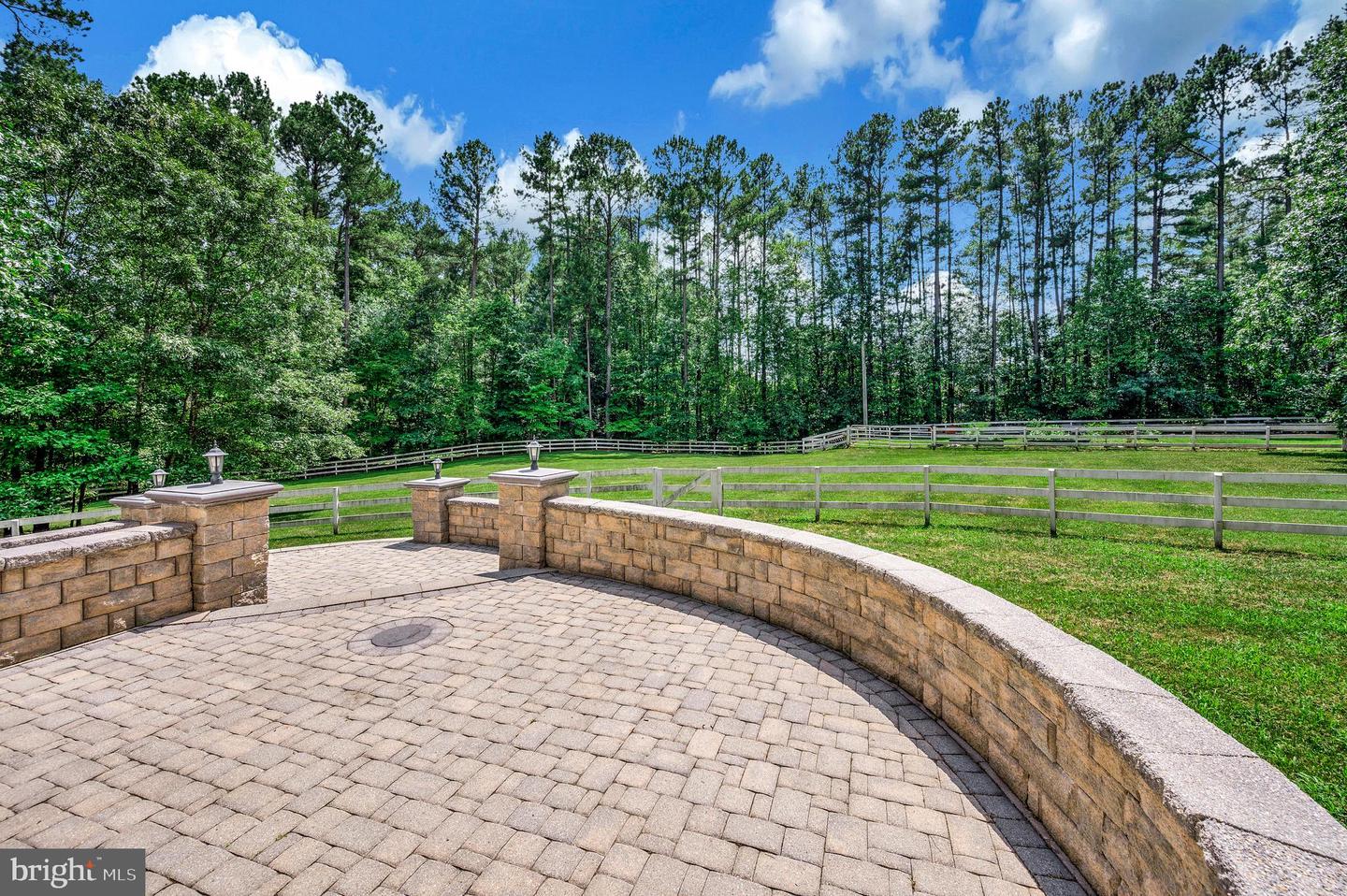 8 Wilderness Ct