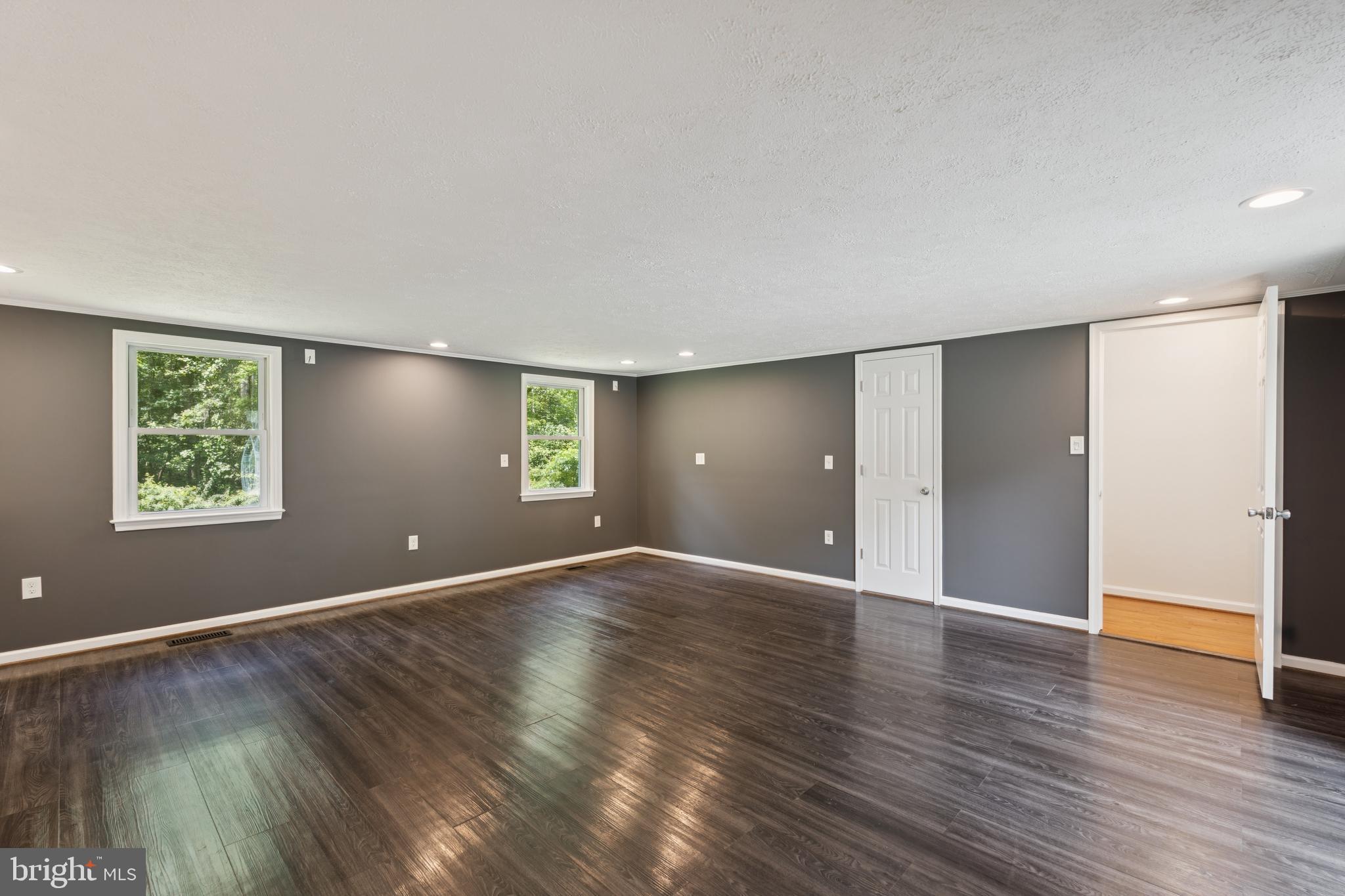 130 Longview Dr