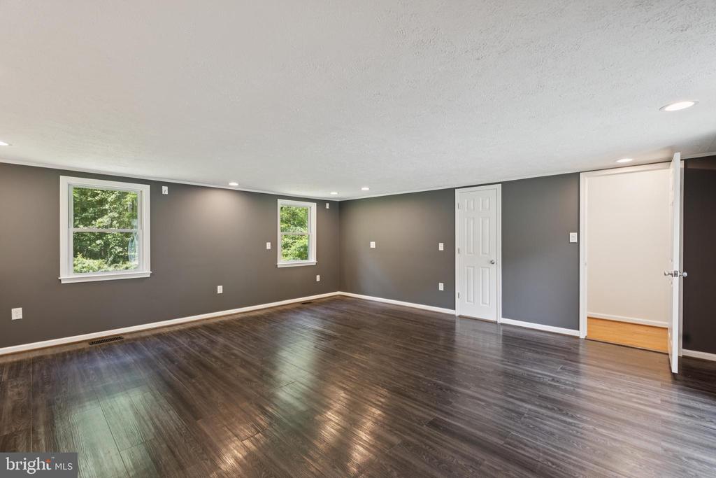 130 Longview Dr
