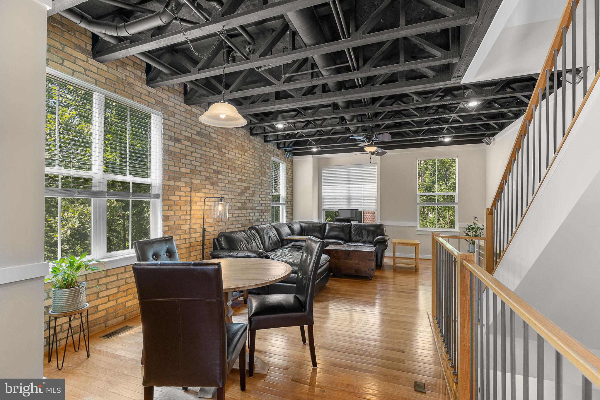 111 Saginaw Dr