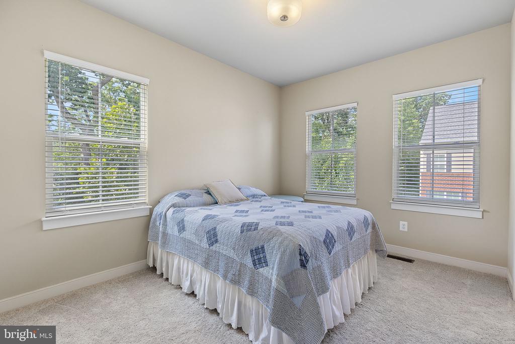 111 Saginaw Dr