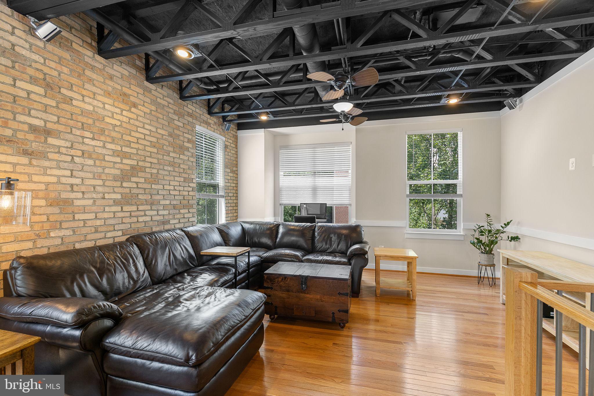 111 Saginaw Dr
