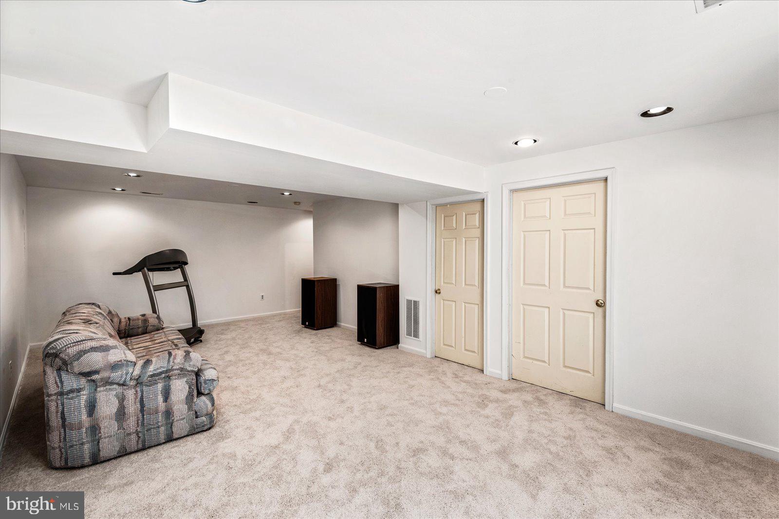 7 Fieldstone Ct