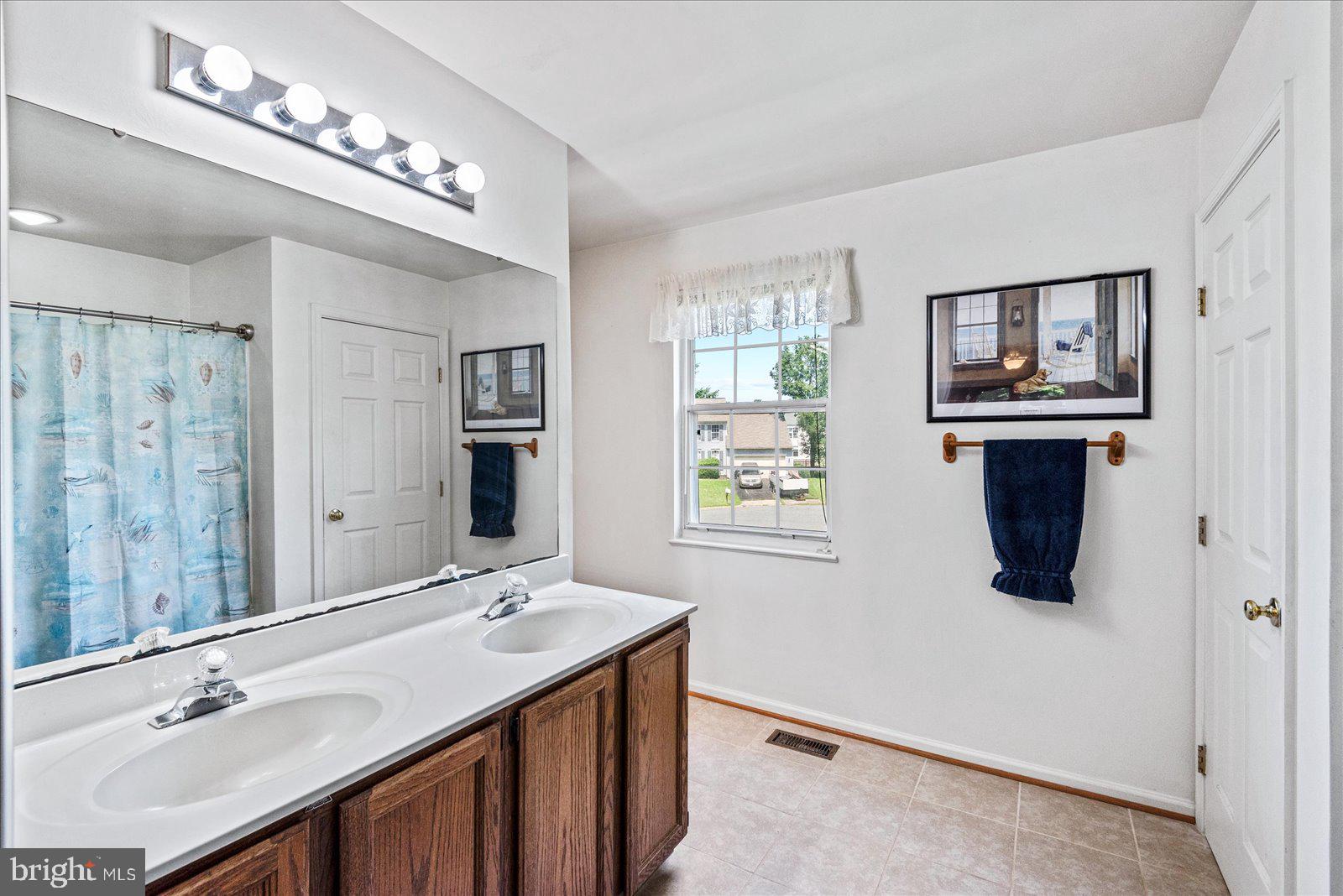 7 Fieldstone Ct